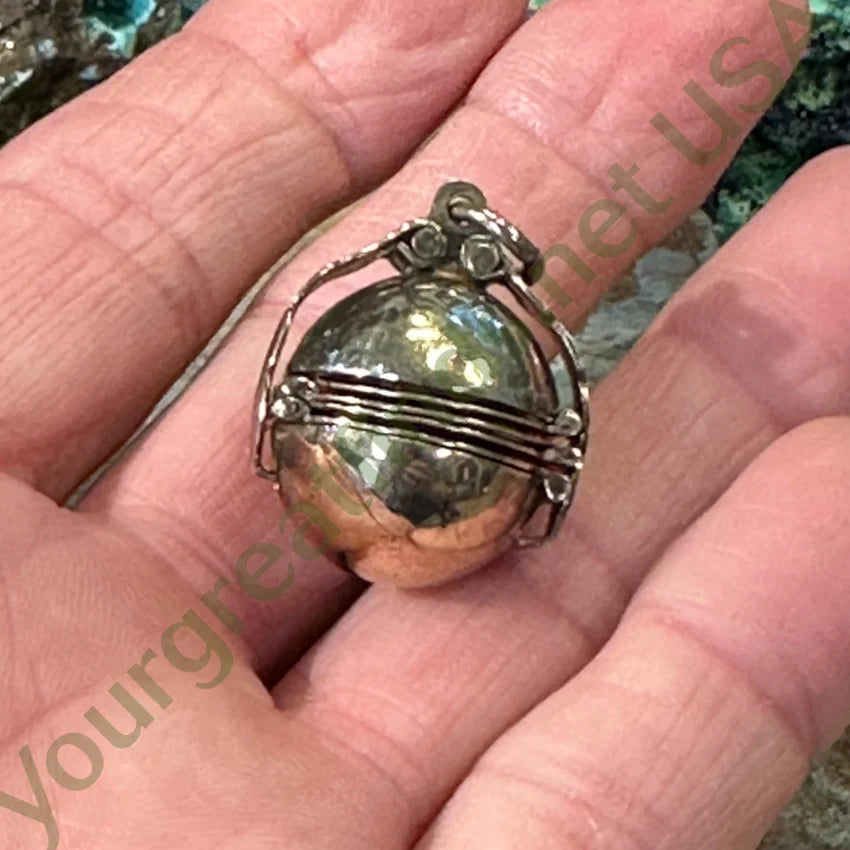 Vintage Gold Over Sterling Silver Photo Locket Pendant Necklace - Perfect for Personalized Gifts, Memorial Jewelry & Special Occasions