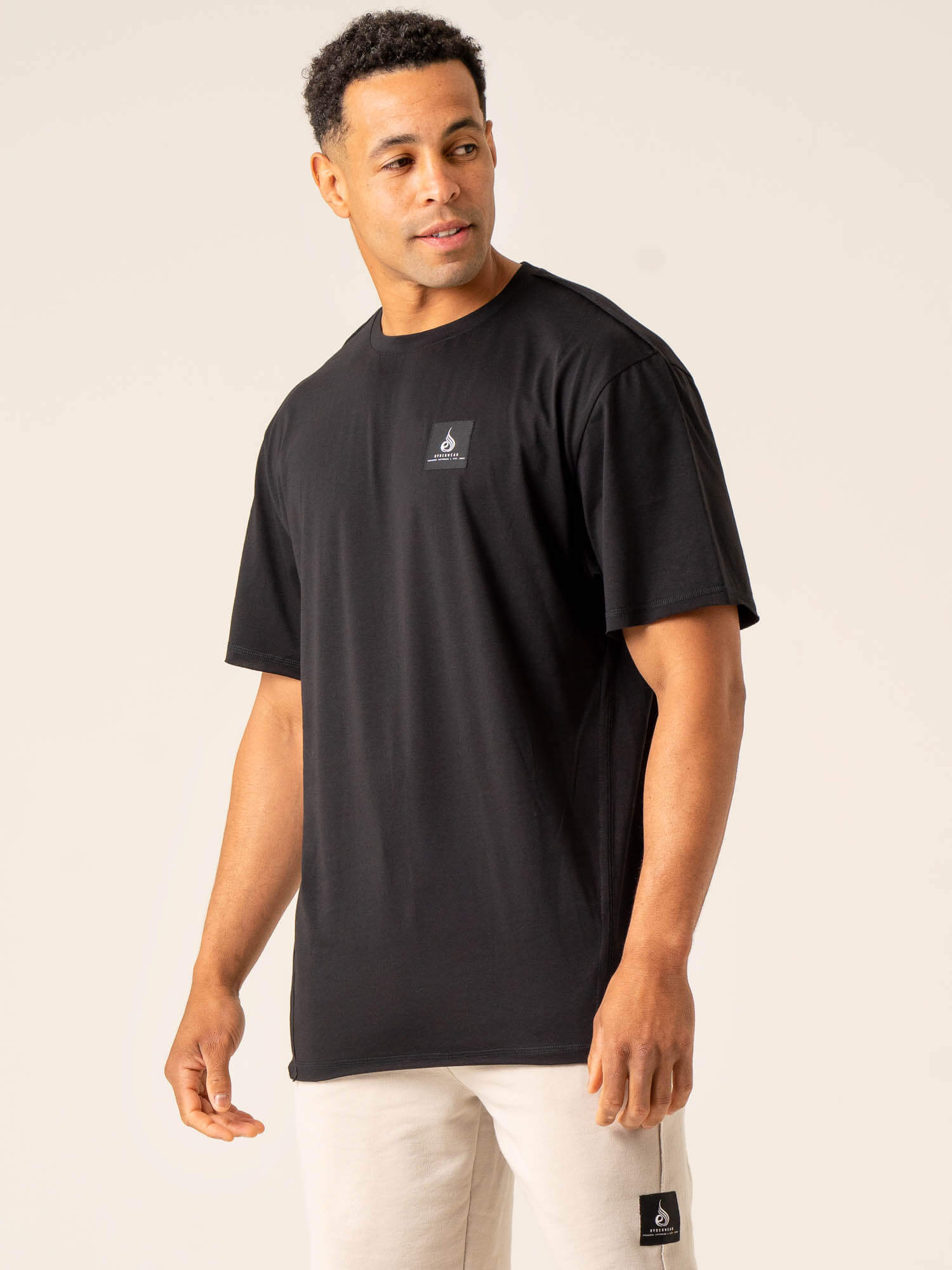 Stylish Oversized Black T-Shirt for Men & Women | Comfortable & Trendy Cotton Tee | Perfect for Casual Wear, Street Style & Layering