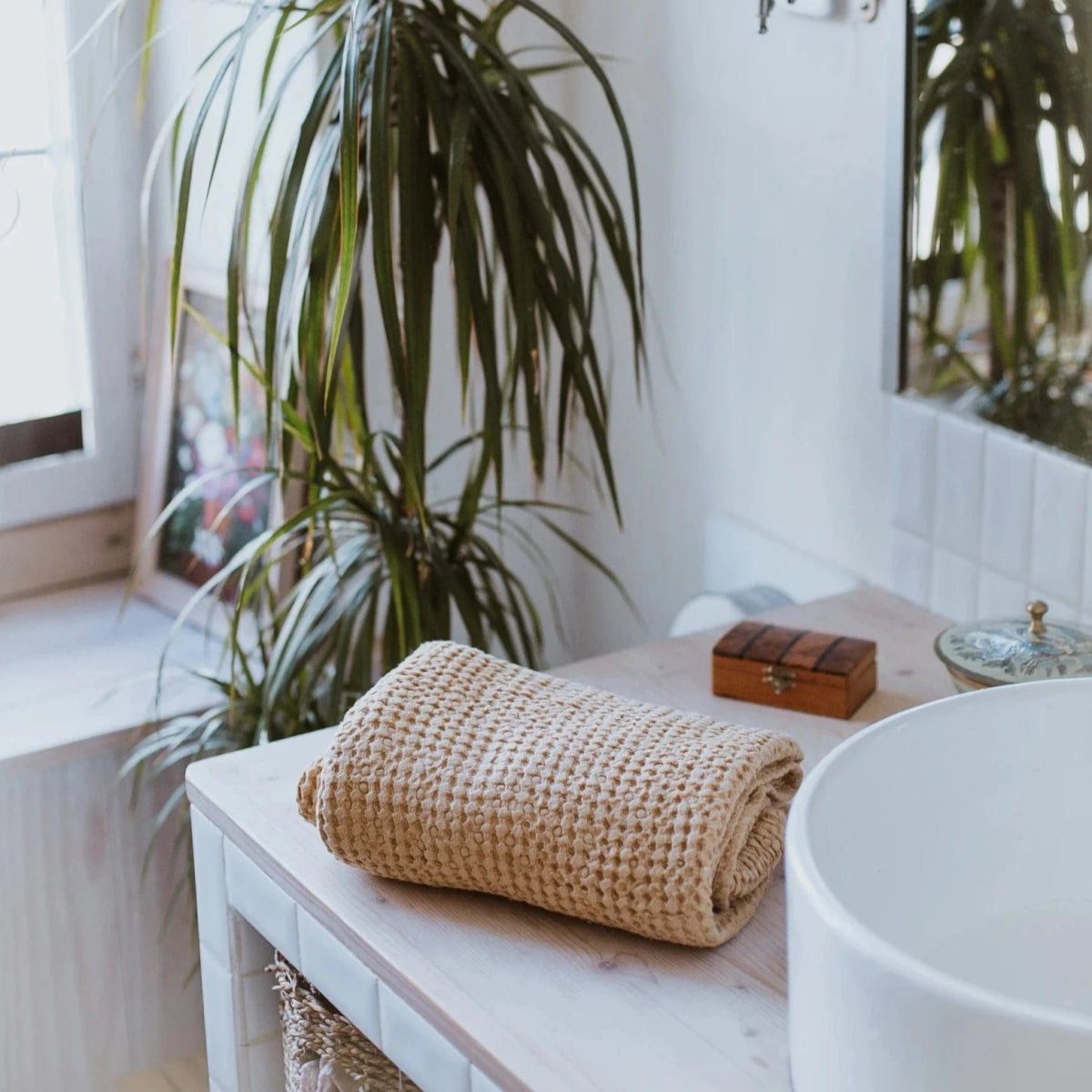Premium Linen Waffle Hand Towels - Soft, Absorbent & Quick-Drying - Perfect for Kitchen, Bathroom & Spa Use
