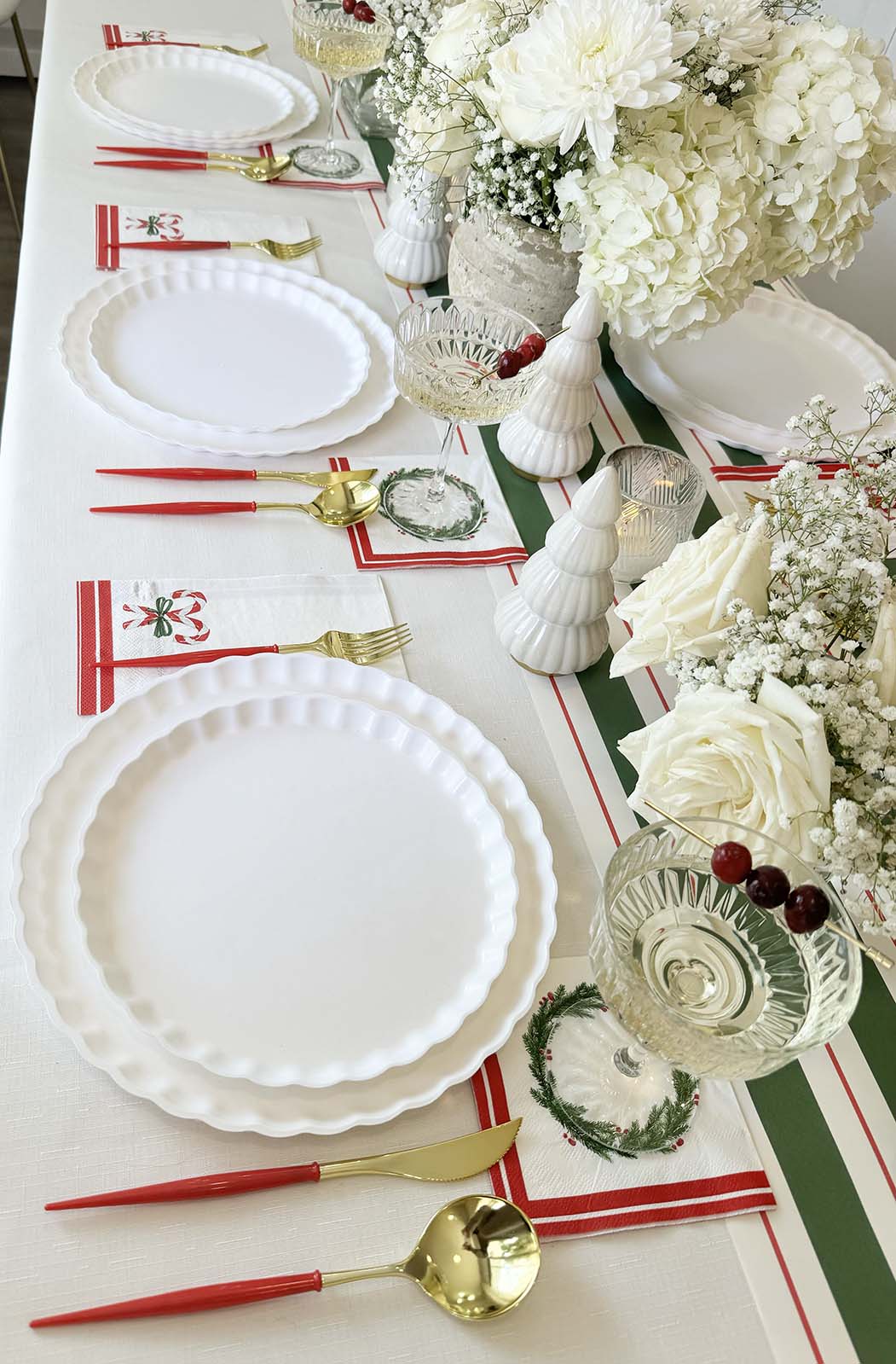 Elegant Holiday Hearth Table Setting Set - 12-Piece Christmas Dinnerware for Festive Gatherings & Winter Celebrations