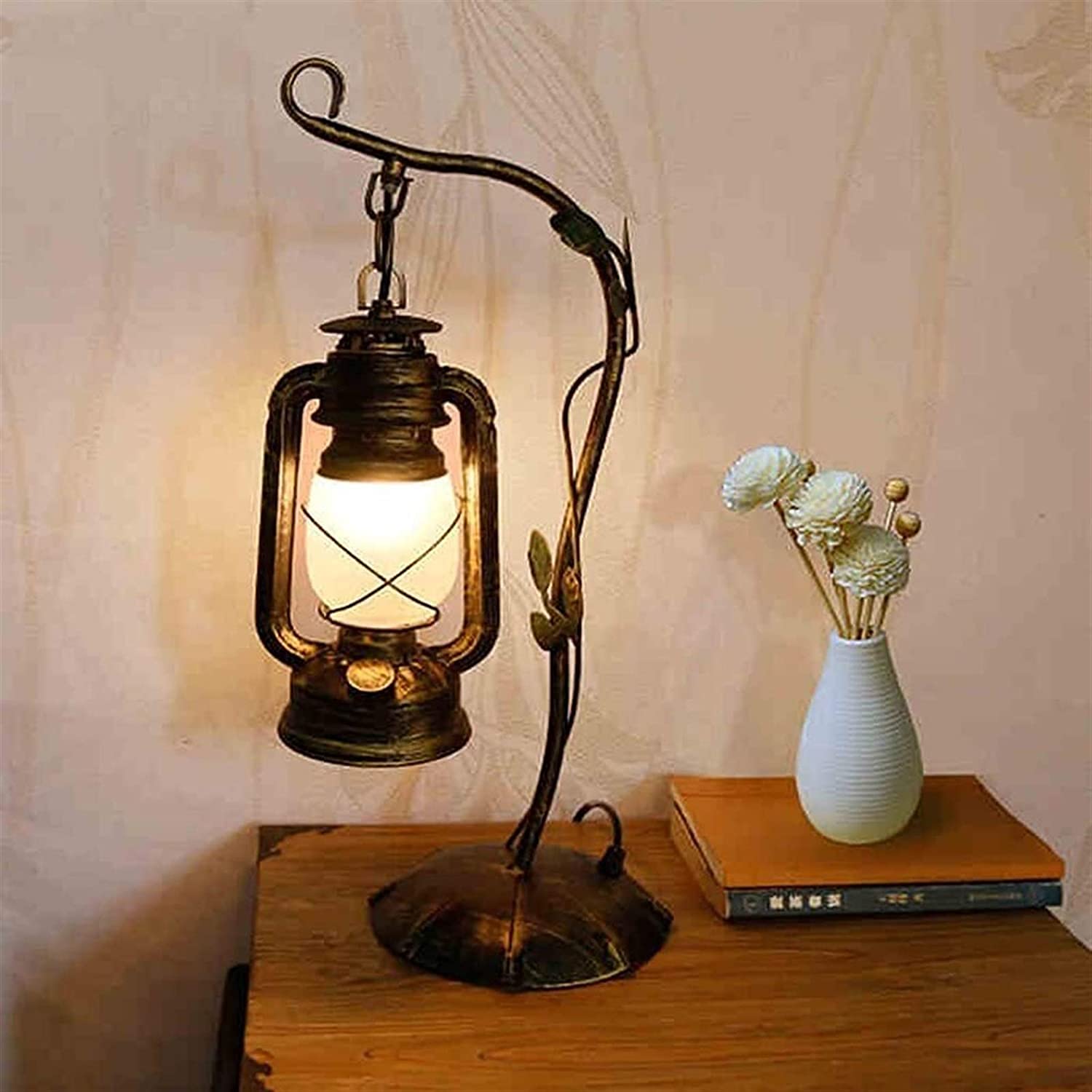 Vintage Retro Desk Lamp - Classic American Style Study & Bedroom Lighting, Decorative Barn Lantern for Home Office, Cafe, Nightstand - Warm Ambiance Reading Light for Cozy Spaces
