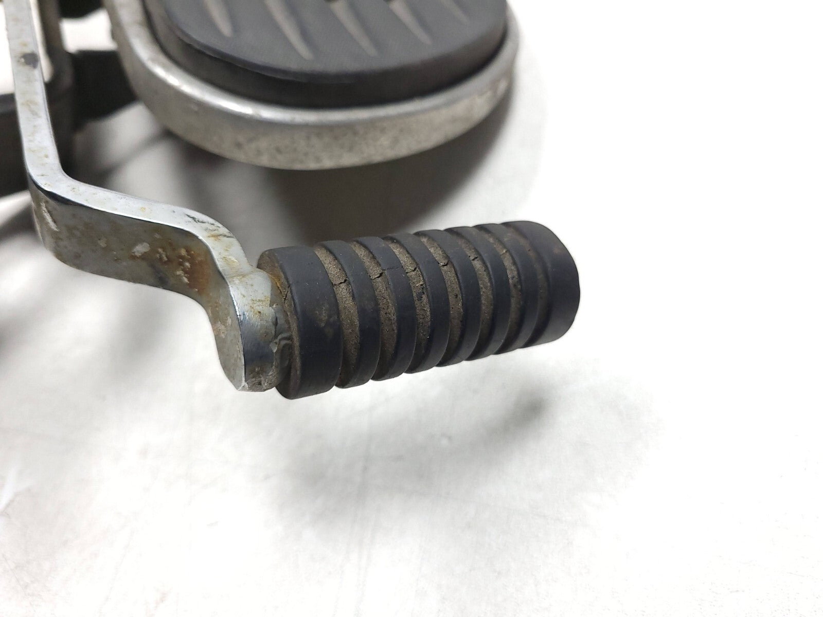Yamaha V Star 650 XVS650 Classic Front Left Floorboard & Shifter Lever Replacement Part - Perfect for Motorcycle Repair and Custom Upgrades