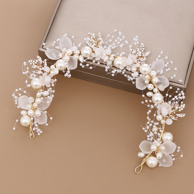 Sparkling Crystal Tiara for Women - Elegant Wedding Hair Accessory - Perfect for Brides, Prom, Pageants & Special Occasions