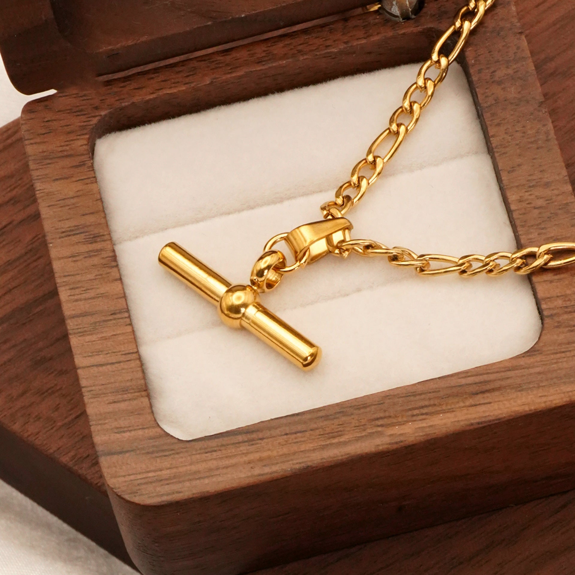18K Gold Plated T Bar Pendant Figaro Chain Necklace for Men & Women - Elegant Watch Accessory | Perfect for Formal Events, Weddings & Gifts | JDN738
