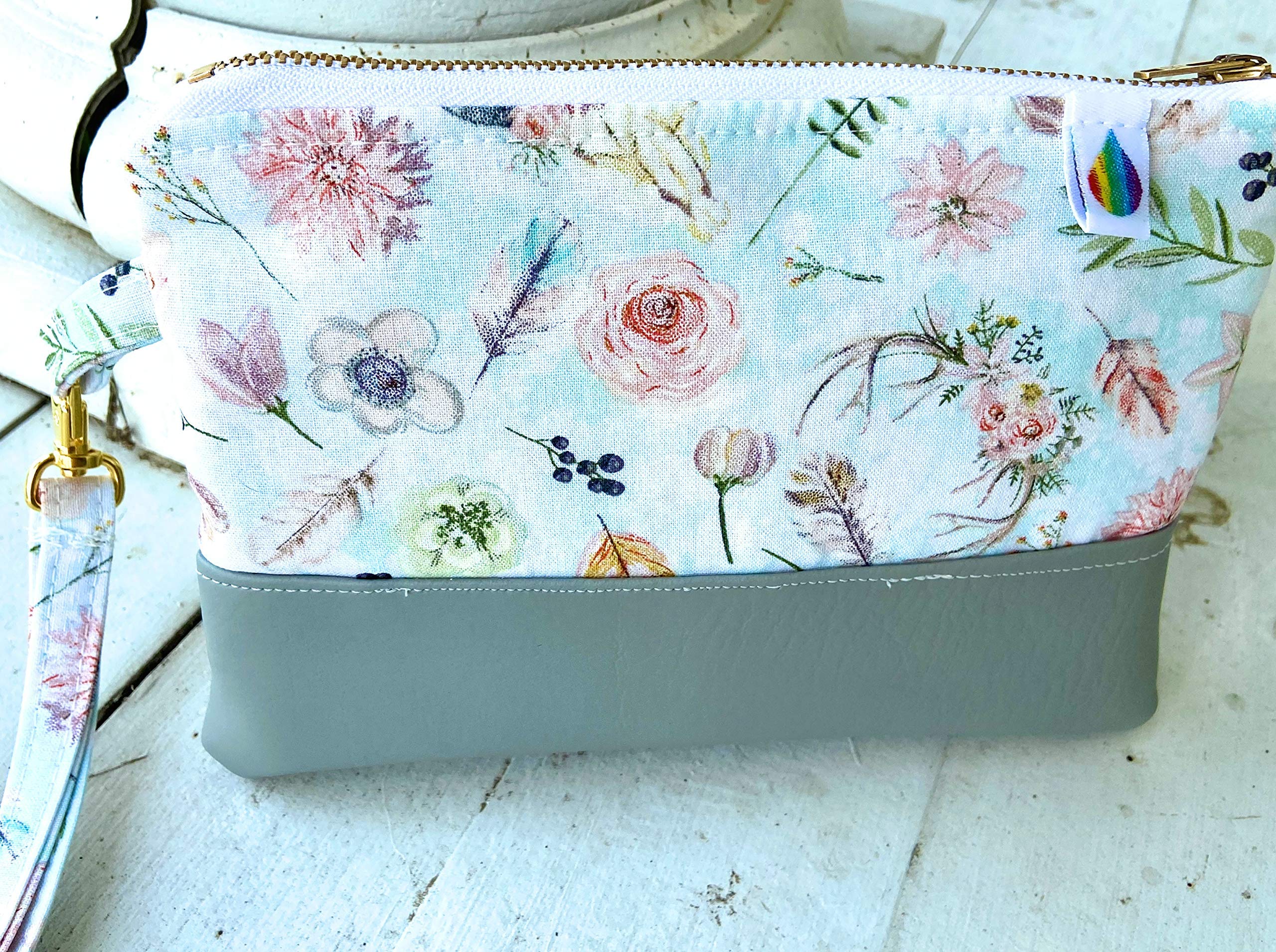 **Boho Essential Oil Bag Storage Case with Credit Card Slots & Cash Pockets - Wristlet Clutch for Roller Bottles - Perfect for Travel, Yoga & Aromatherapy**