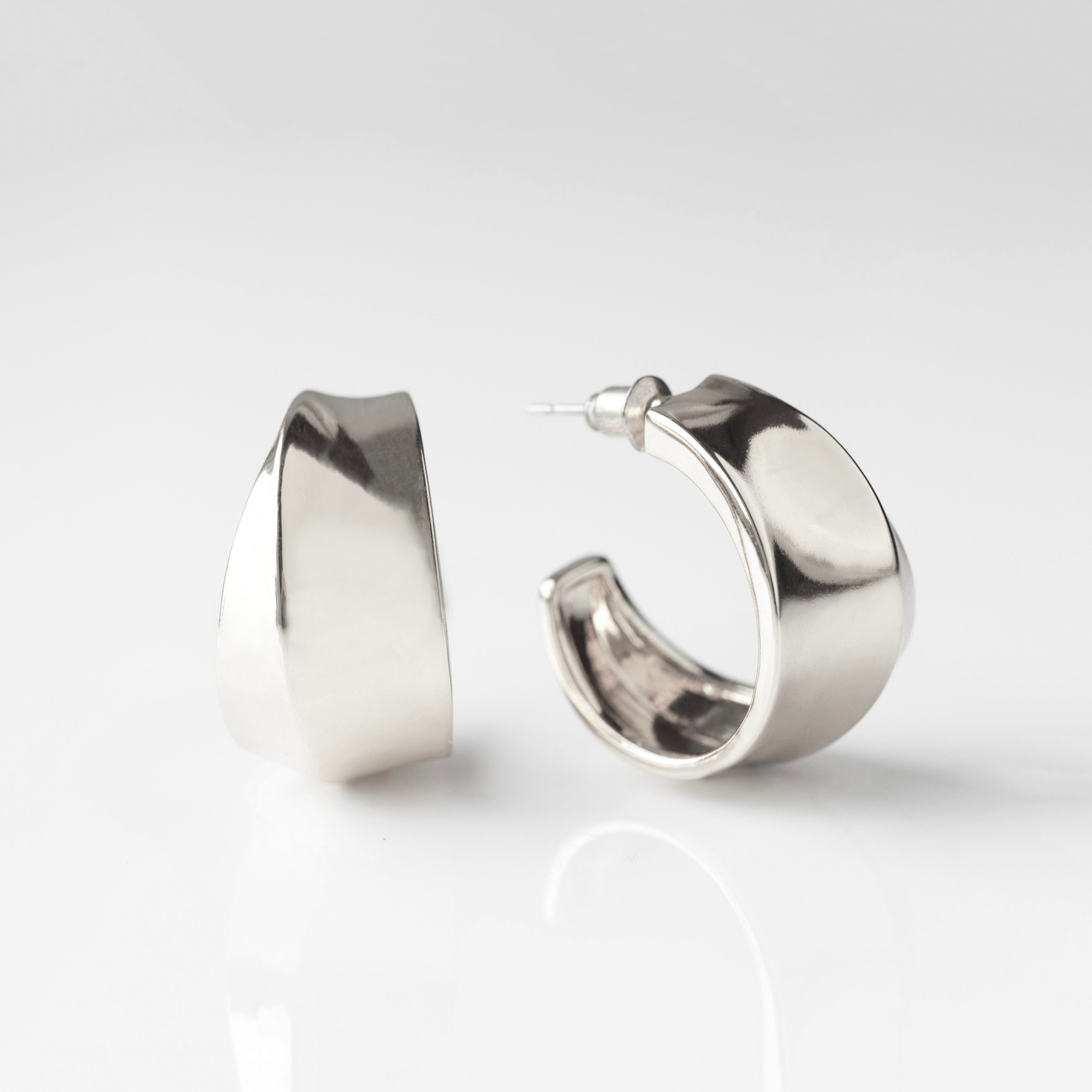 Louise Thompson Lucky Luxe Hoops - Elegant Gold Plated Hoop Earrings for Women, Trendy Statement Jewelry for Parties, Weddings & Everyday Wear