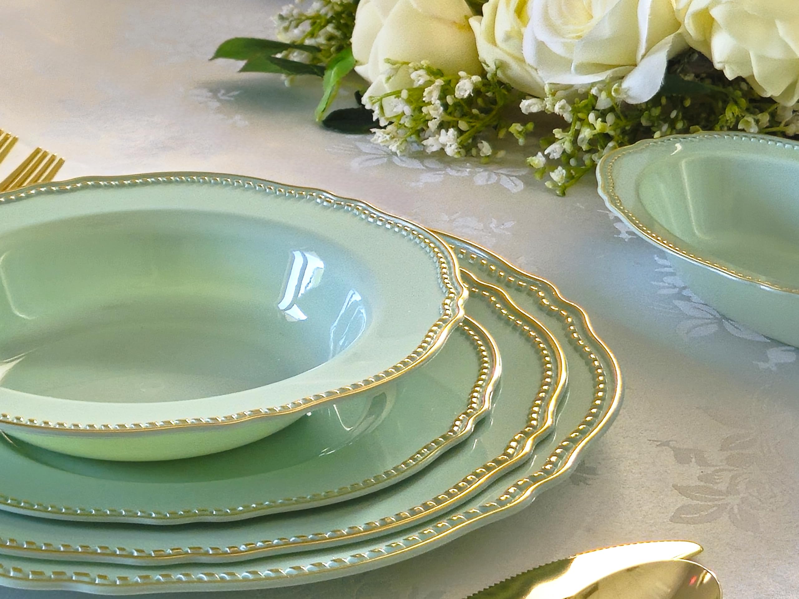 640-Piece Heavyweight Disposable Plastic Plate Set for Weddings & Parties - 80 x 10.25'' Dinner Plates, 80 x 7.5'' Dessert Plates, Silverware, Cups & Napkins (Rochelle Seafoam/Mint & Gold) - Perfect for Large Gatherings, Bridal Showers & Catering Events