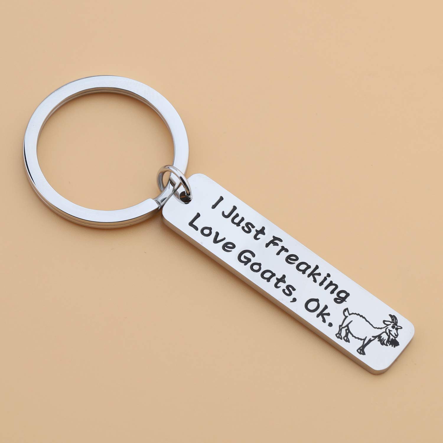 LQRI Funny Goat Keychain - Perfect Gift for Goat Lovers, Farmers & Crazy Goat Ladies | Silver Farm Animal Keyring for Pet Goat Enthusiasts | Great for Birthdays, Christmas & Farm-Themed Parties