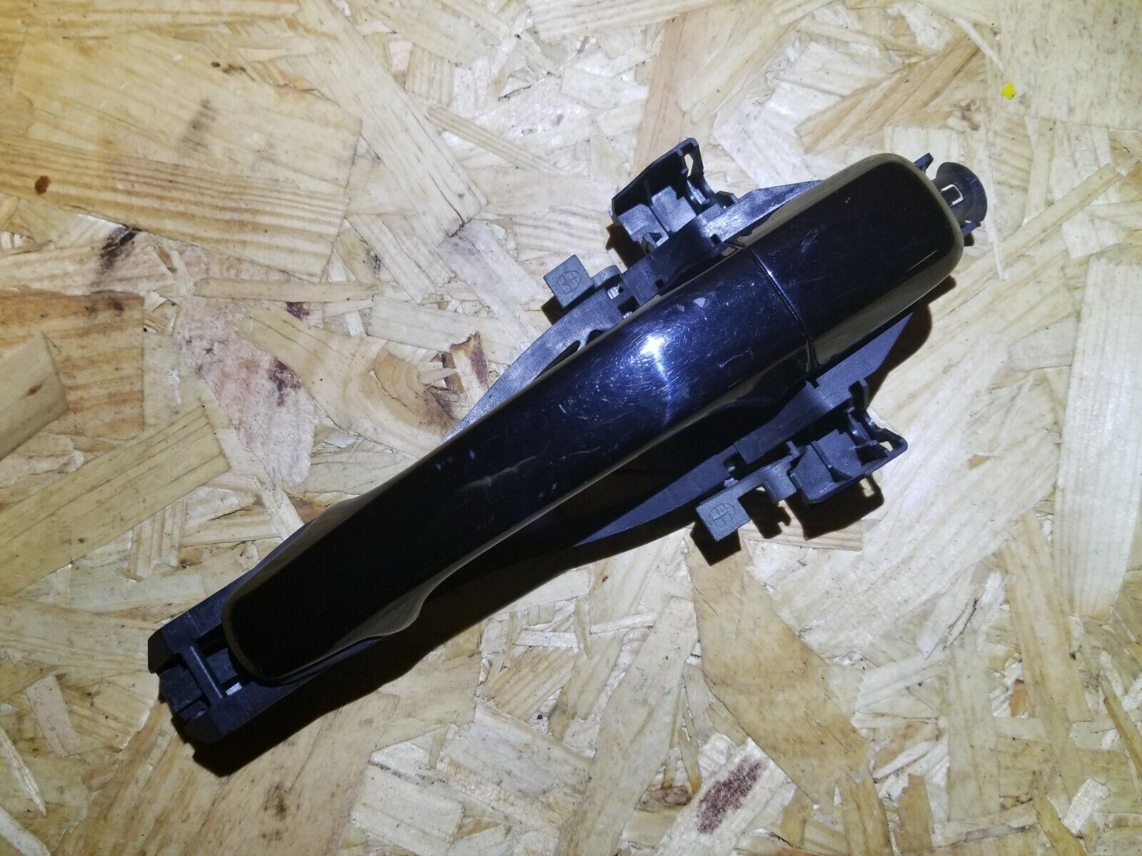05 06 07 Volvo S40 Front Right Passenger Side Exterior Door Handle Replacement - OEM Quality - Perfect for Car Door Repair & Maintenance