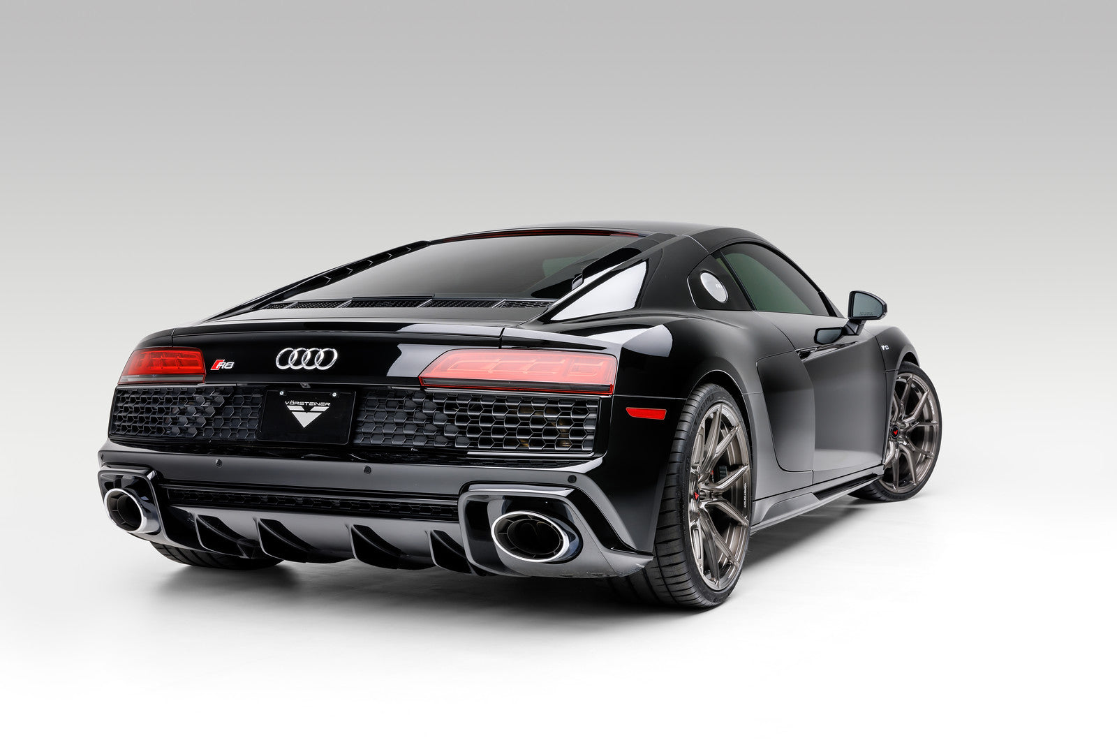Audi R8 20 VPX 101 Liquid Smoke - High Performance Car Accessory for Racing & Car Enthusiasts - Perfect for Track Days & Auto Shows