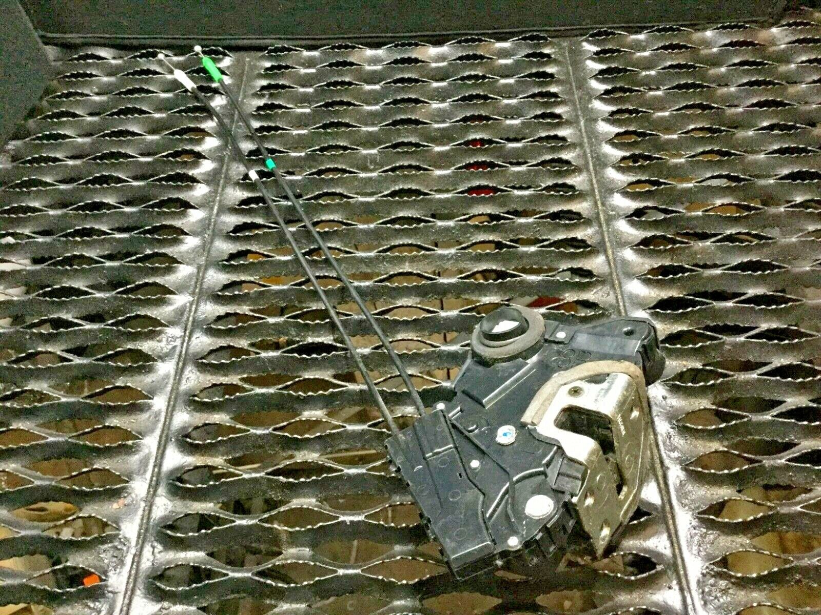 04-09 Toyota Prius Front Right Passenger Door Lock Actuator OEM Replacement Part - Perfect for Car Door Repair & Maintenance