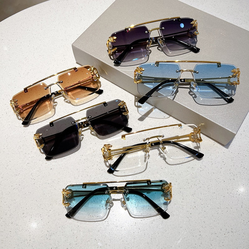 Stylish Women's Oversized Square Sunglasses - UV Protection, Trendy Fashion Accessory for Outdoor, Beach & Driving