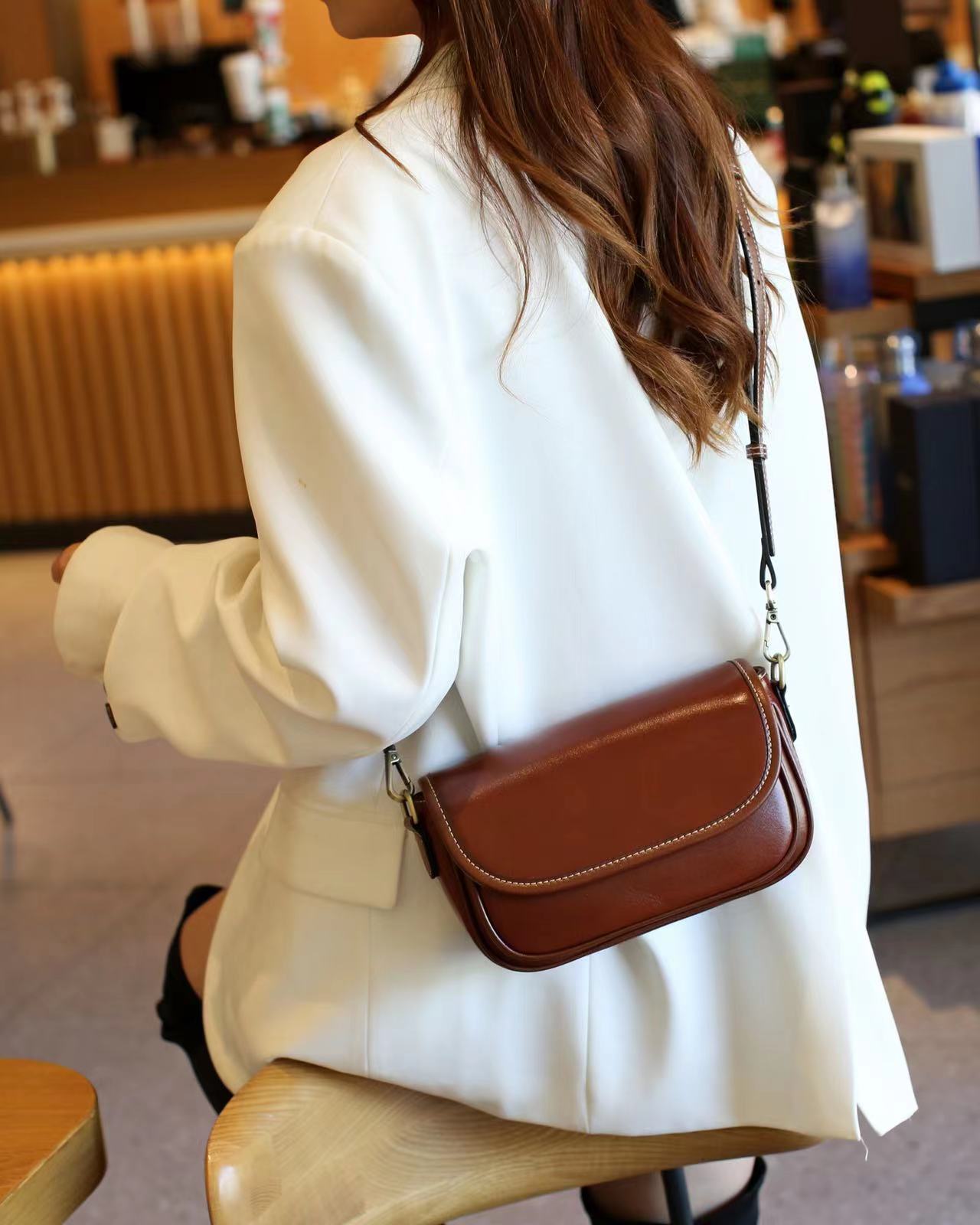 Stylish Leather Flap Crossbody Bag for Women - Fashionable Shoulder Purse for Daily Use, Travel & Shopping