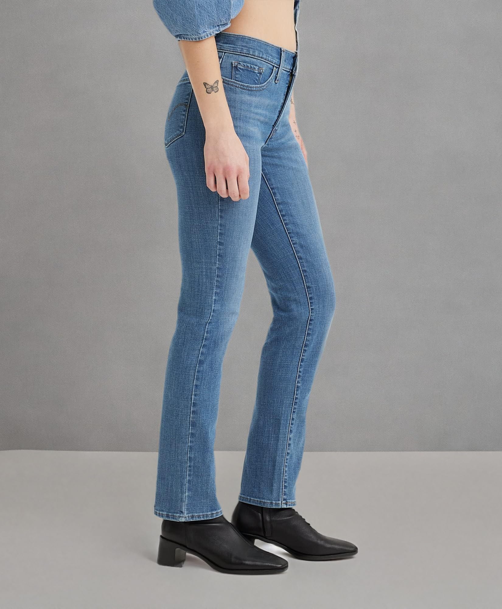 Levi's Women's 314 Shaping Straight Jeans - Slim Fit High Waist Denim Pants for Everyday Wear & Casual Outfits