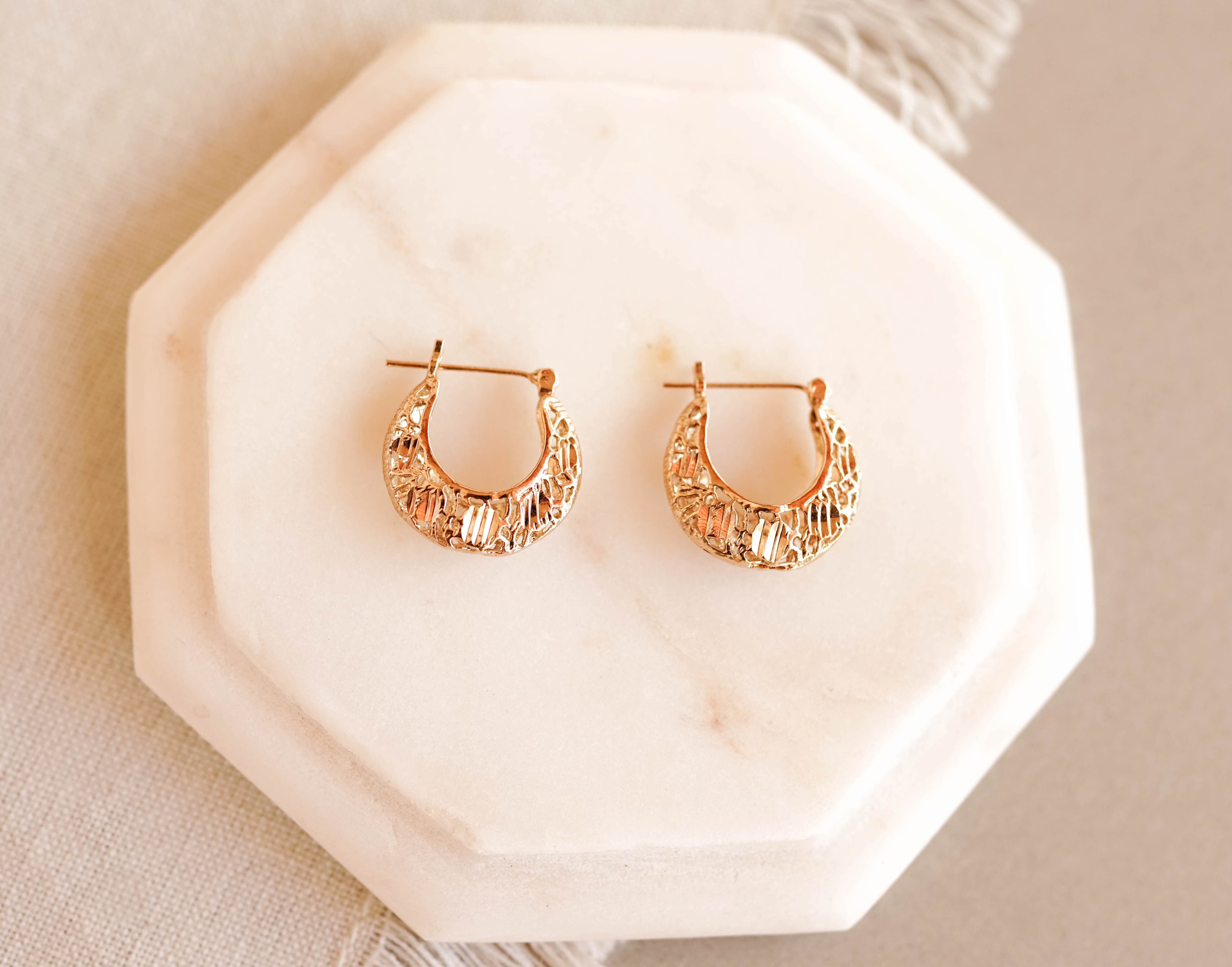 Lili Hoops - Trendy & Lightweight Women's Earrings for Everyday Wear, Parties & Gifts | Hypoallergenic & Comfortable Fashion Jewelry