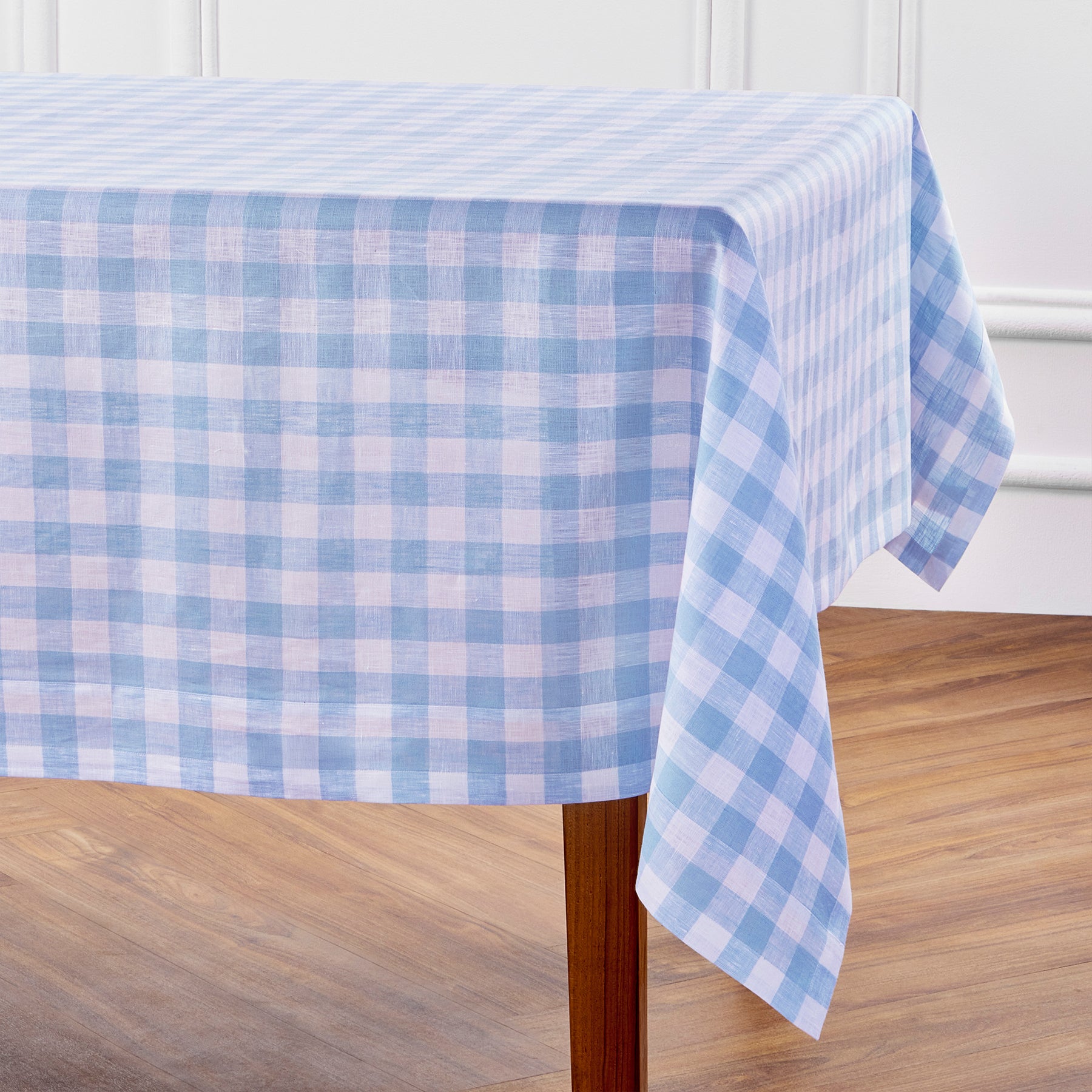Morgan Check Tablecloth - Classic Red and White Gingham Pattern - Perfect for Picnics, BBQs, and Outdoor Dining Events