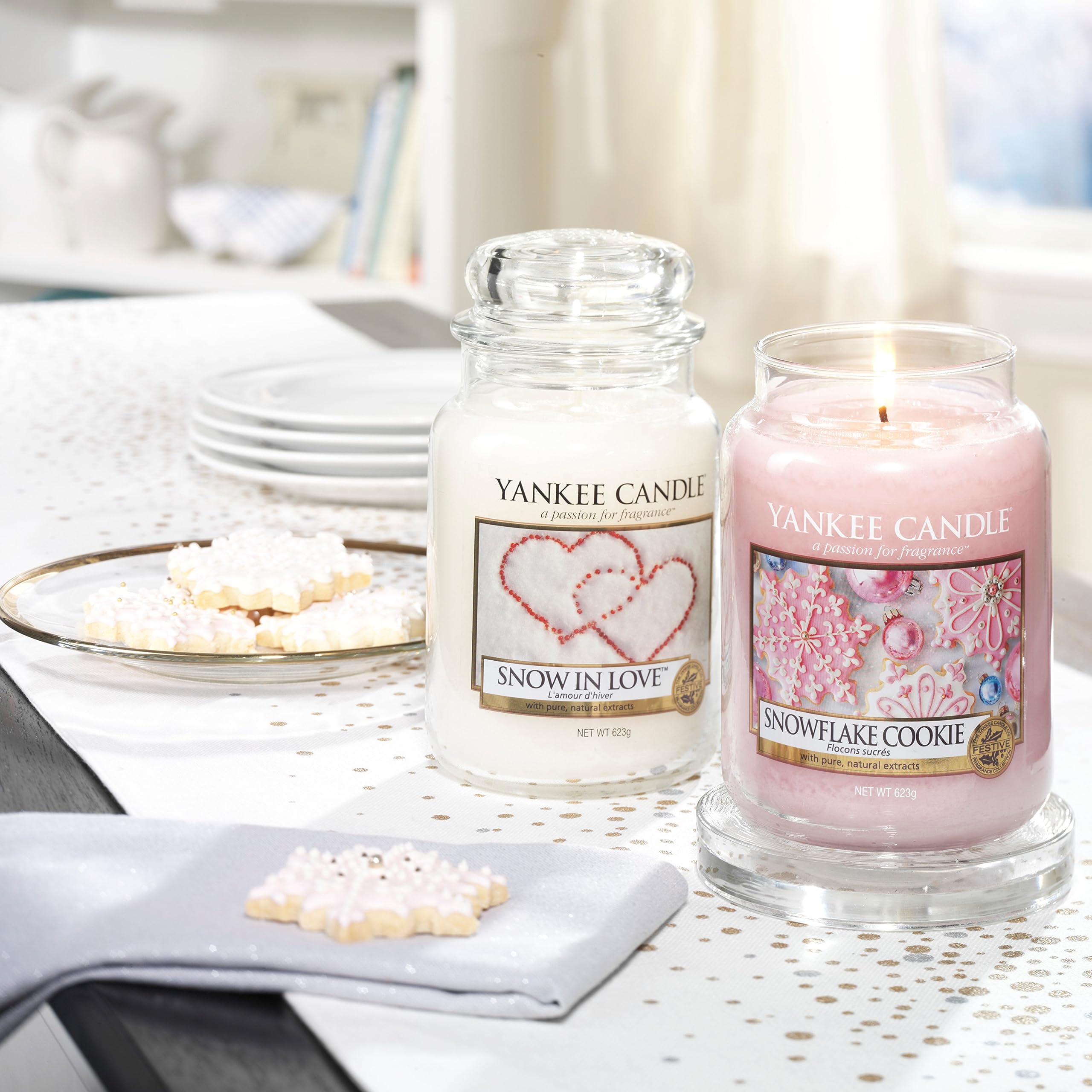 Yankee Candle Scented Candle - Snowflake Cookie Large Jar Candle (150 Hours Burn Time) | Best Christmas Gift for Women, Home Decor & Holiday Aromatherapy