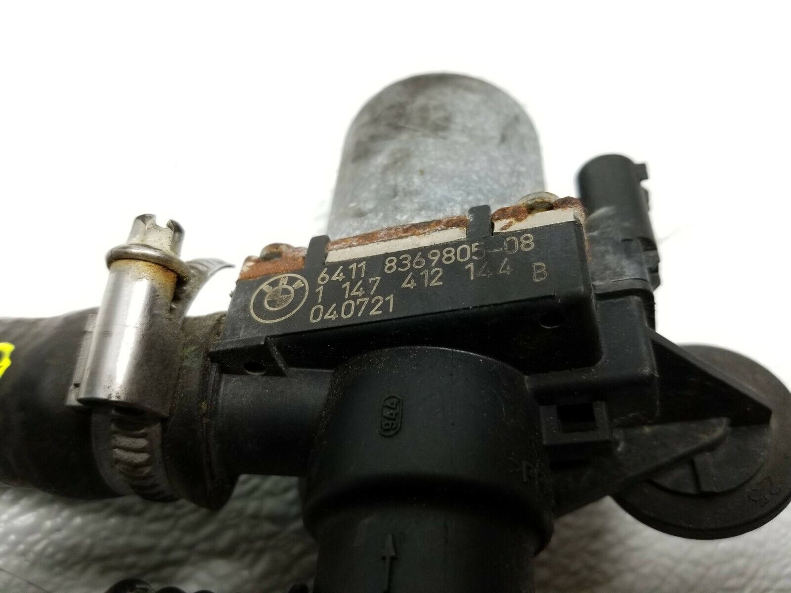 BMW E46 325xi Heater Water Control Valve OEM Replacement Part - Compatible with 2001-2005 Models - Perfect for Engine Cooling System Repair & Maintenance