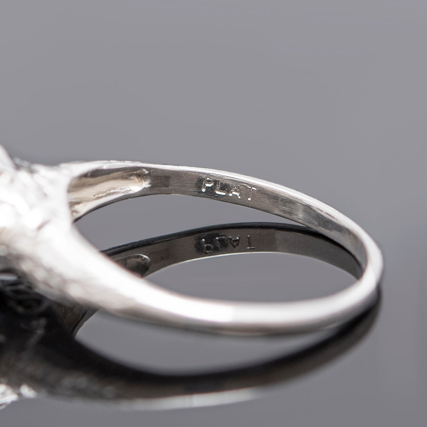 Art Deco Platinum Diamond Engagement Ring 1.51ct - Vintage Style Wedding Band for Women, Perfect for Proposals & Anniversaries