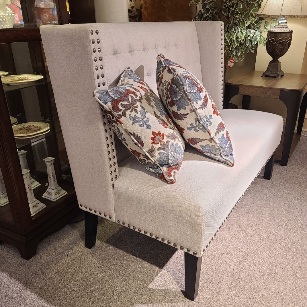 Luxury High Back Tufted Bench - Upholstered Accent Seat with Button Tufting for Living Room, Bedroom or Entryway - Elegant Home Decor Furniture for Comfortable Seating