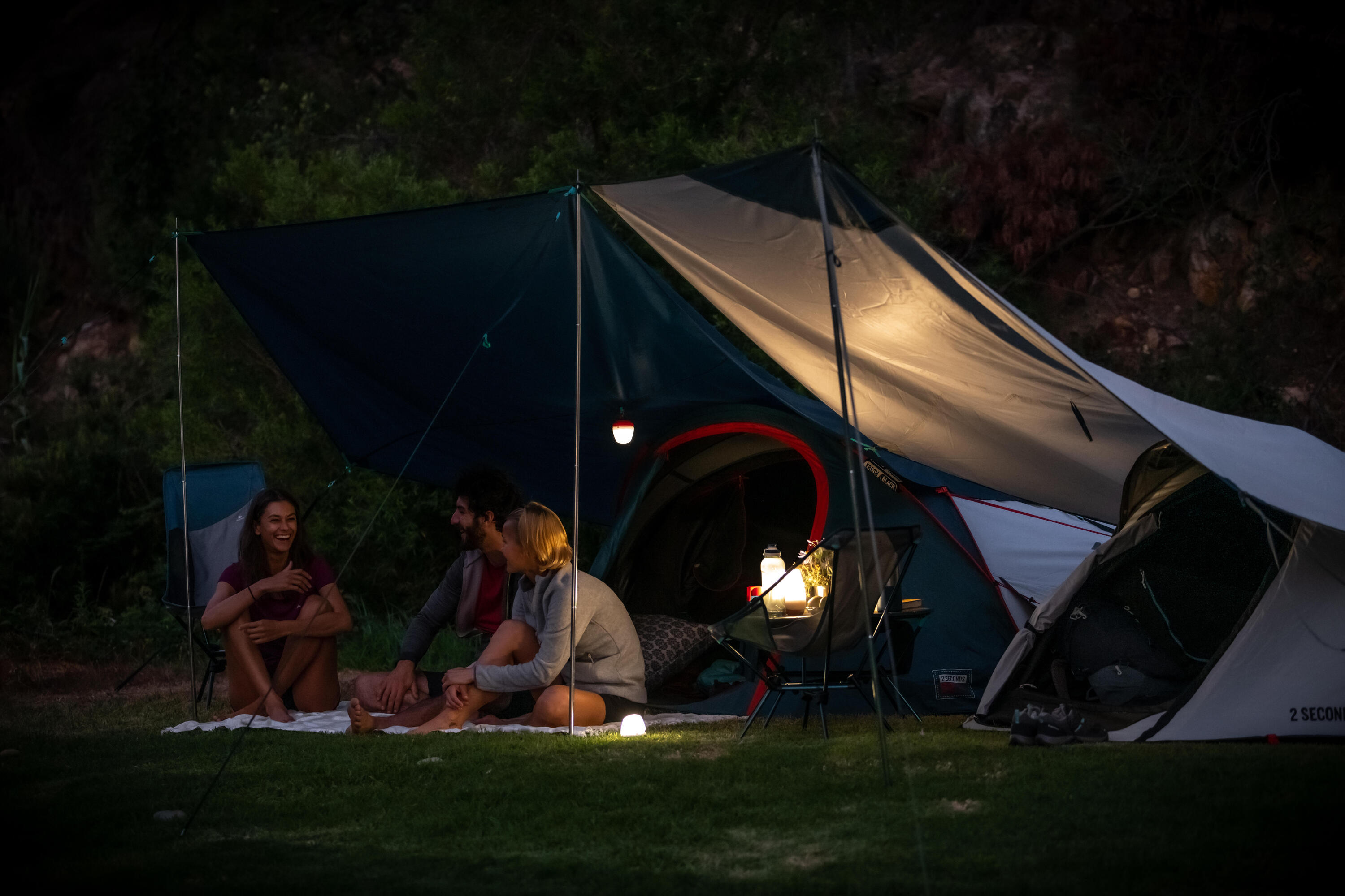 Quechua 2 Second XL Fresh & Black Waterproof Pop Up Camping Tent for 3 Person - Instant Setup for Hiking, Backpacking & Outdoor Adventures