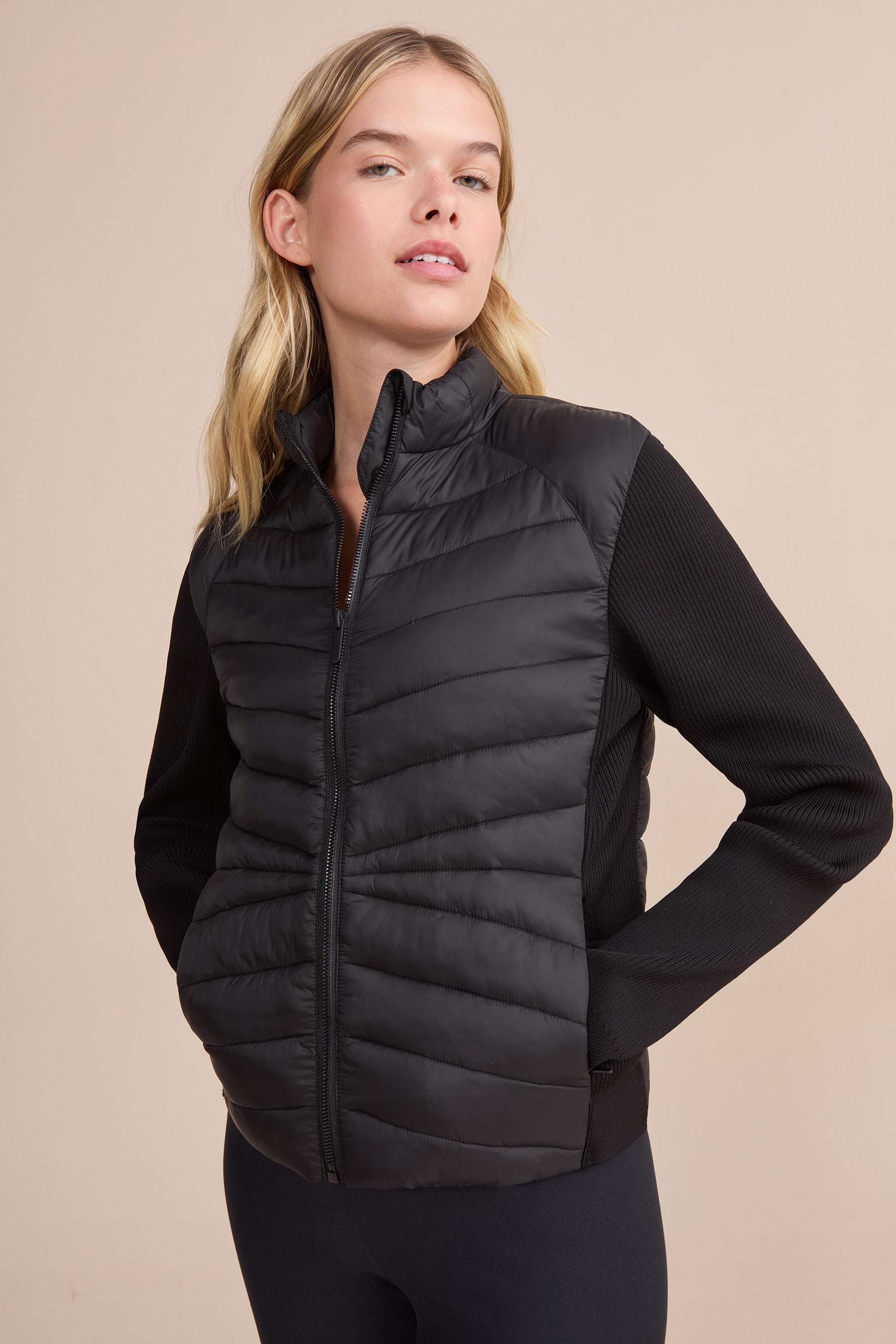 Lightweight Nylon Puffer Jacket for Women & Men - Warm Winter Coat with Water-Resistant Shell - Perfect for Outdoor Activities, Skiing, and Cold Weather Fashion