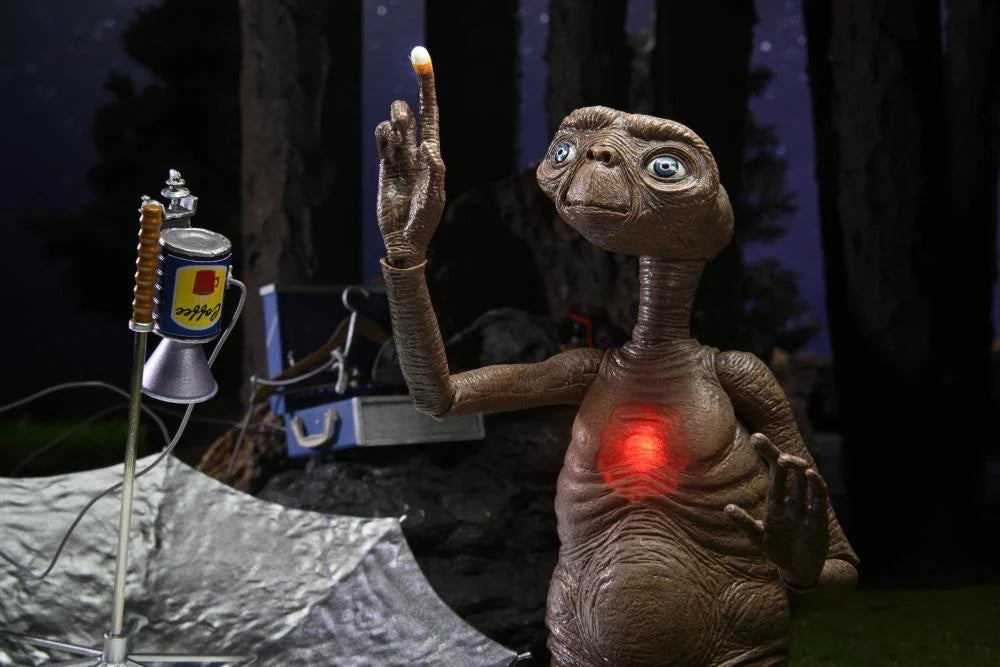 E.T. The Extra Terrestrial 40th Anniversary Ultimate Deluxe Collector's Set - Perfect for Movie Fans, Sci-Fi Enthusiasts & Gift Giving