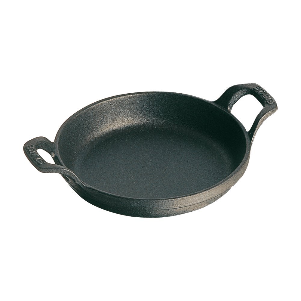 Staub 7.5-inch Round Cast Iron Gratin Baking Dish - Matte Black, French Made Cookware for Roasting, Baking & Serving - Perfect for Casseroles, Potatoes Au Gratin & Family Dinners