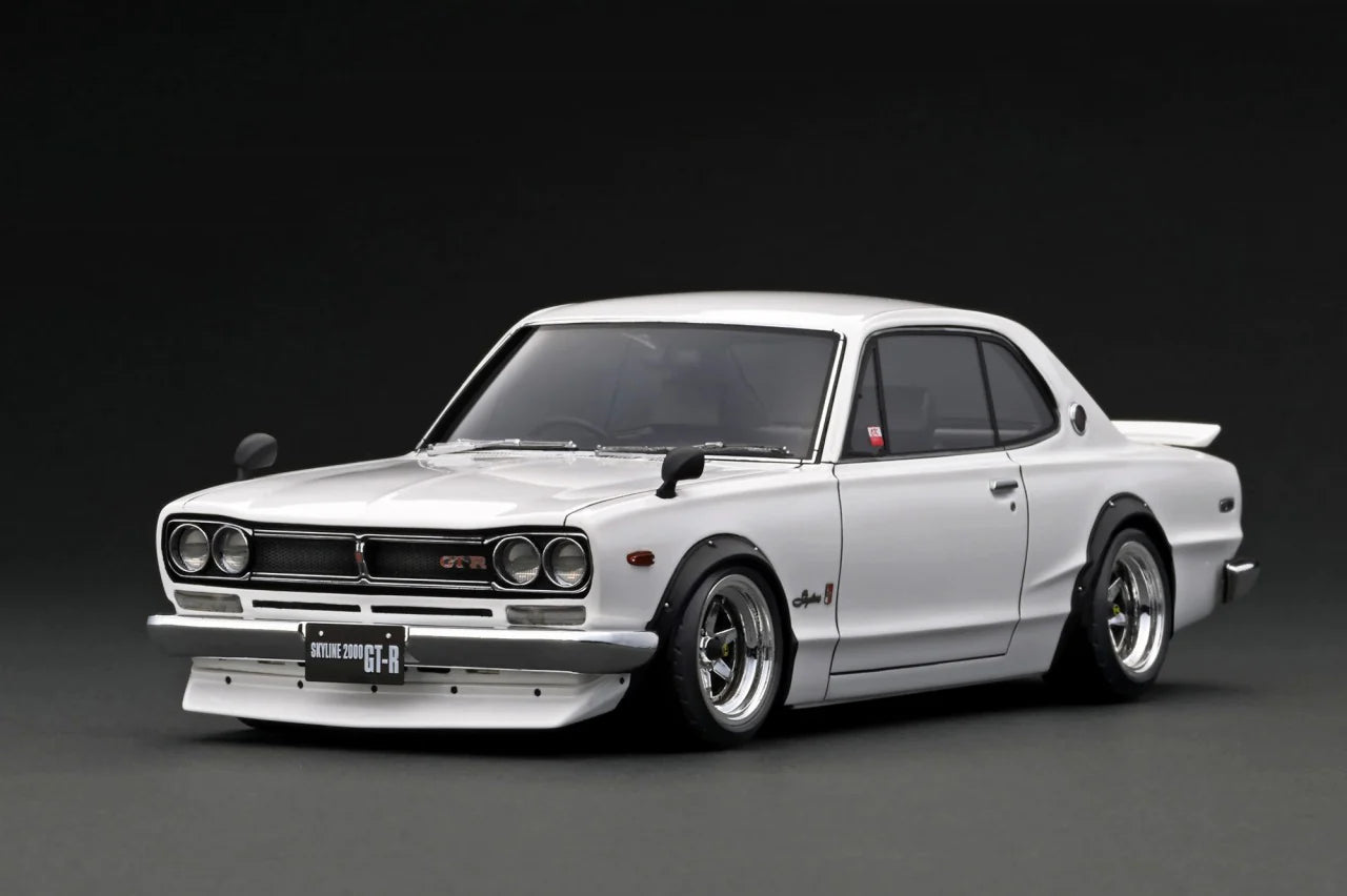 1:18 Scale Nissan Skyline 2000 GT-R KPGC10 Diecast Model Car - White Collectible for Display, Racing Enthusiasts & Japanese Car Lovers - Perfect for Home Office Decor, Car Shows & Gift Giving