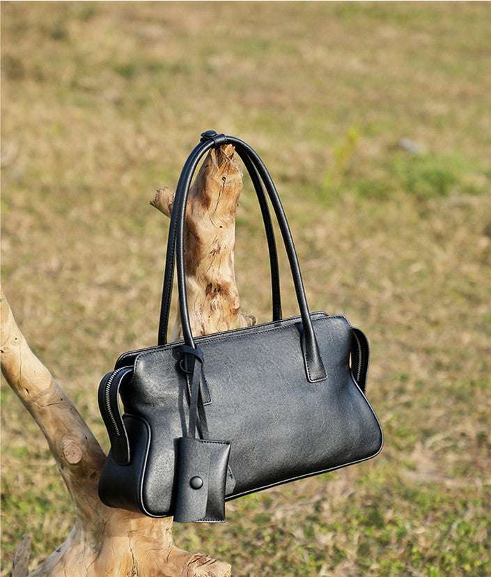 Stylish & Durable Women's Shoulder Bag for Everyday Use - Perfect for Work, Travel & Shopping