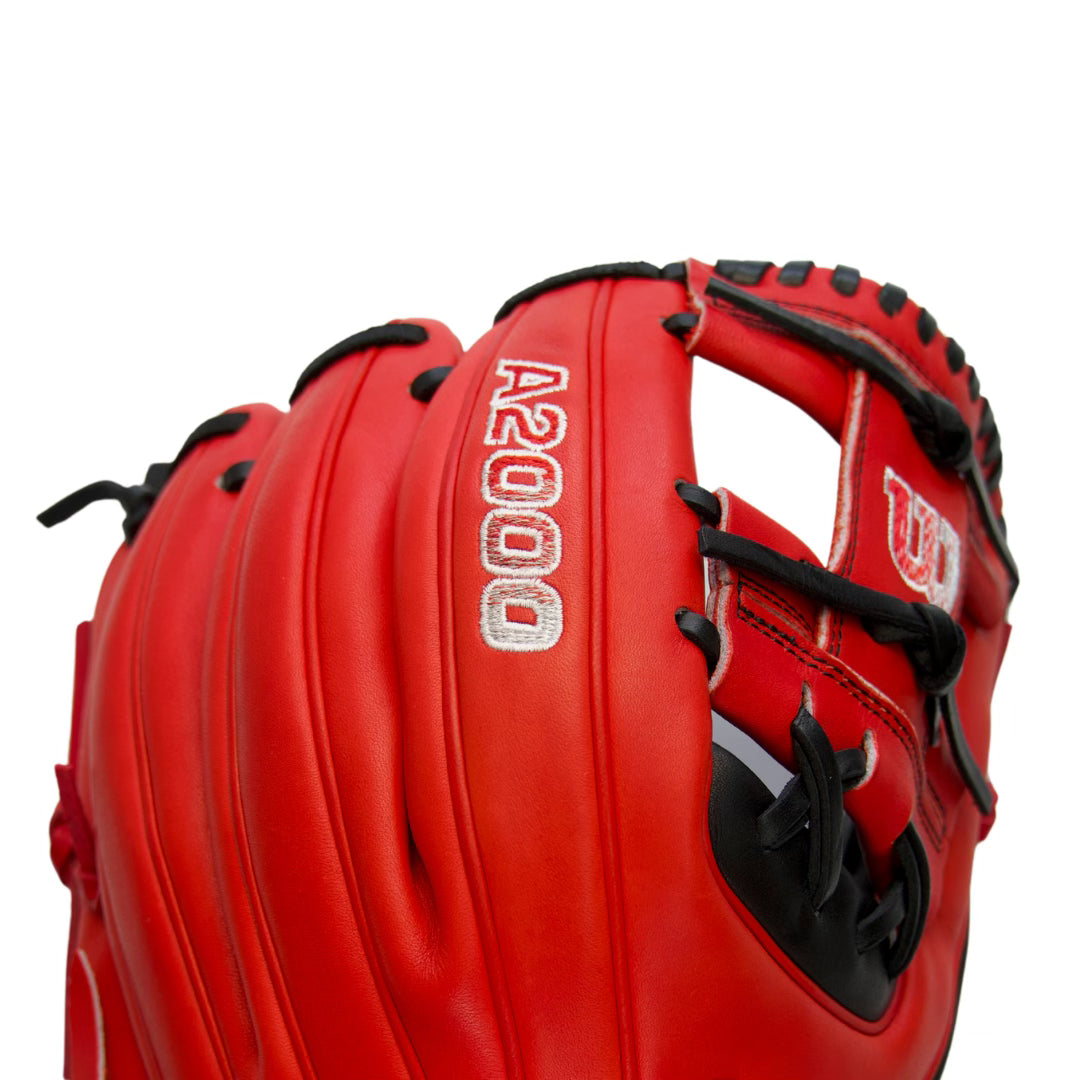 Wilson A2000 1786 BRED 25 11.5 Inch Infield Baseball Glove - Premium Leather Baseball Mitt for Infielders, Fast-Pitch & Slow-Pitch Games, Practice & Training