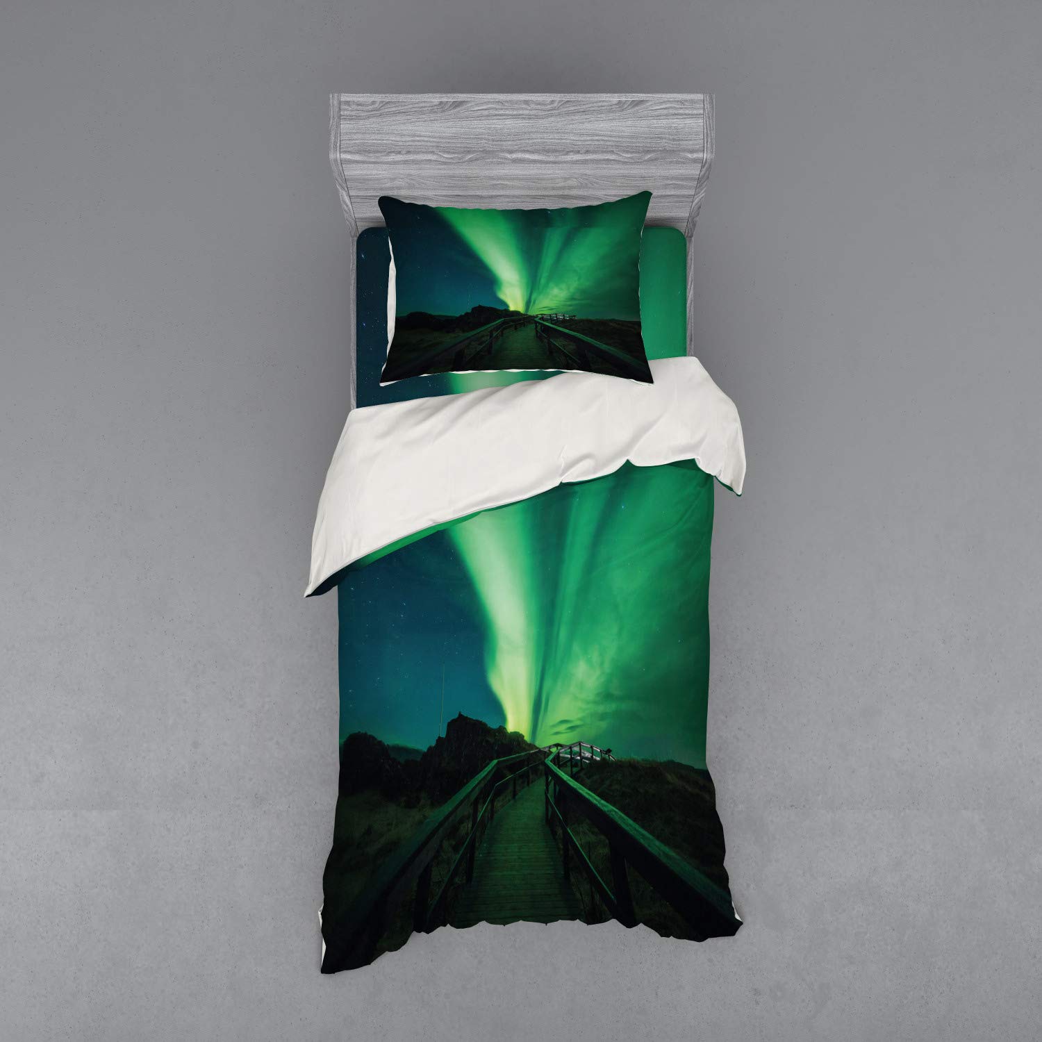 Ambesonne Aurora Borealis Duvet Cover Set - 3 Piece Wooden Bridge Solar Sky Scenic Arctic Magic Bedding with Sham & Fitted Sheet, Twin XL Size, Fern Green Dark Blue - Perfect for Nordic Themed Bedrooms & Winter Home Decor