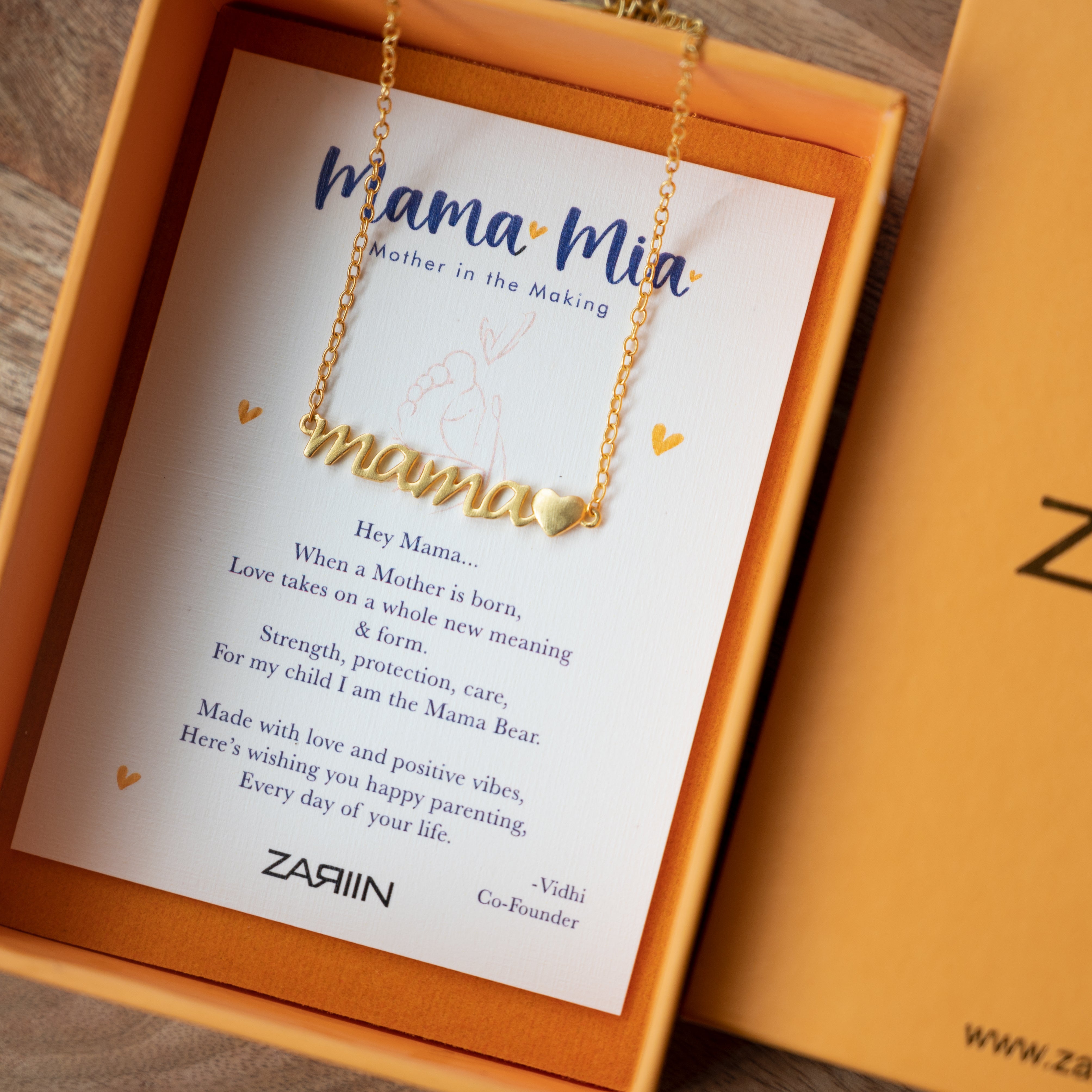 Personalized MAMA Badge Necklace - Custom Engraved Mom Jewelry Gift for Women - Perfect for Mother's Day, Birthday & Special Occasions