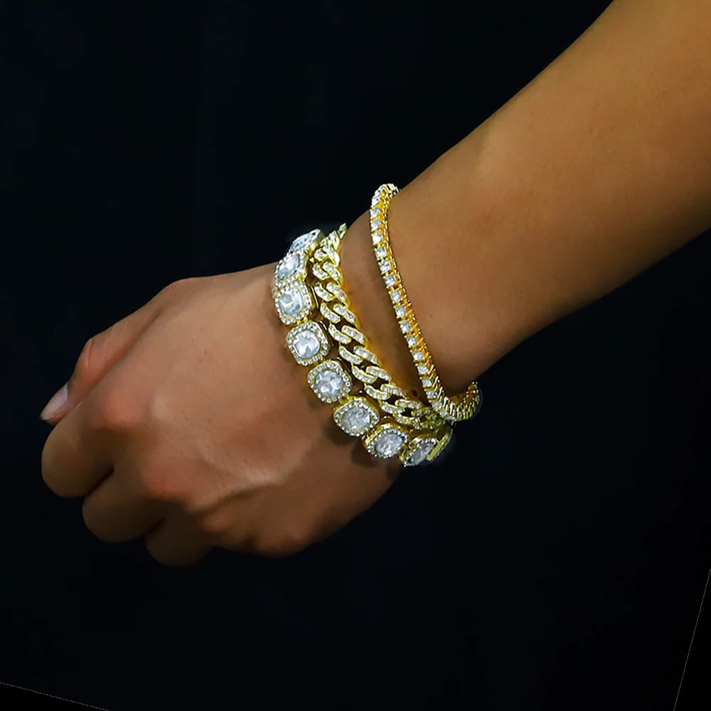 Elegant Luxury Bracelet for Women - Gold & Silver Fashion Jewelry - Perfect for Parties, Weddings & Everyday Wear