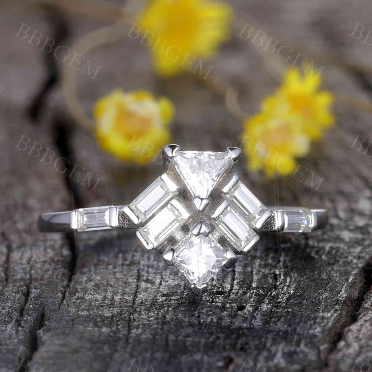 Vintage Moissanite Engagement Ring for Women - Unique Wedding Band, Proposal Ring - Perfect for Anniversaries, Valentine's Day & Special Occasions