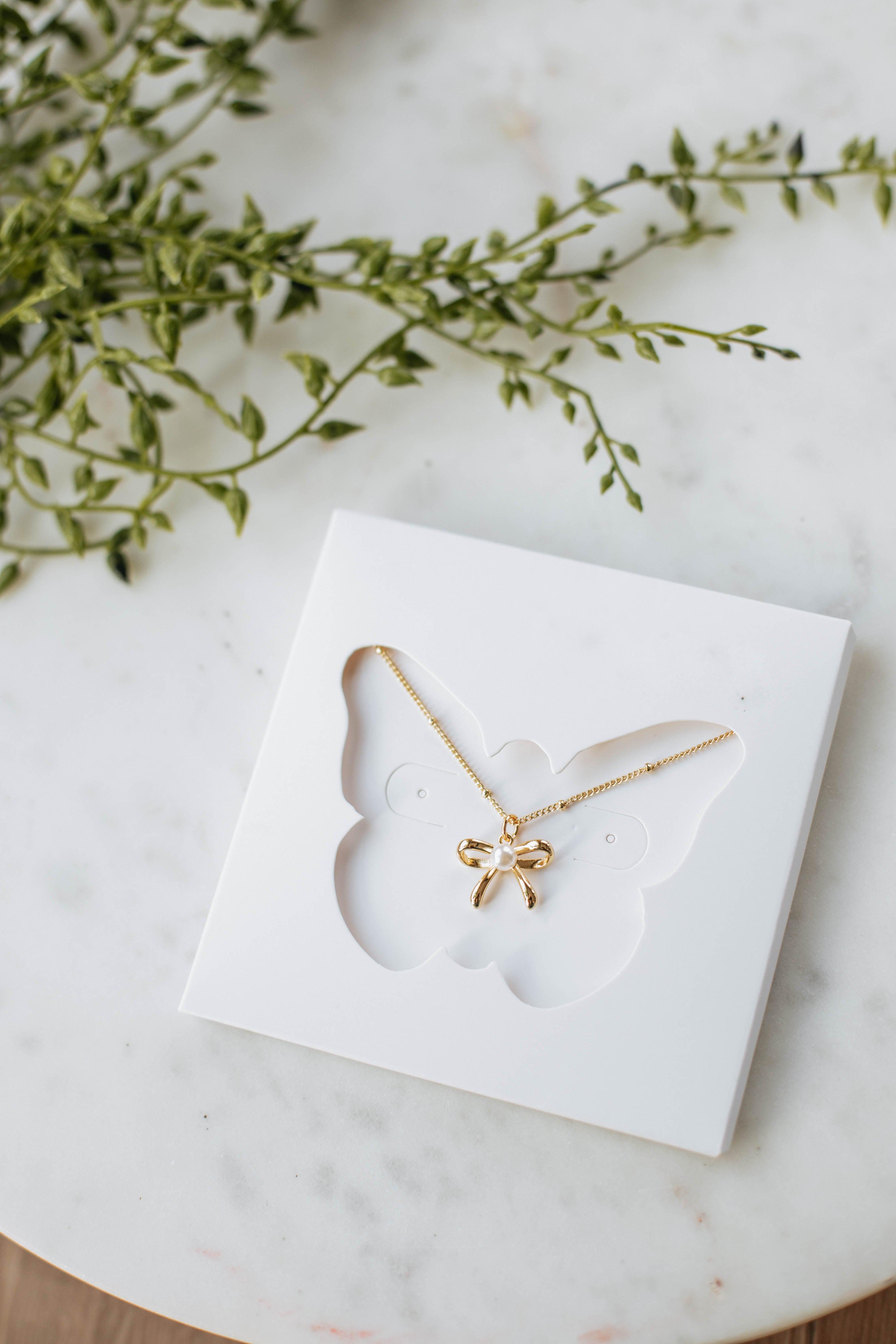 Elegant & Dreamy Necklace for Women - Dainty Layering Jewelry for Everyday Wear, Date Nights & Special Occasions
