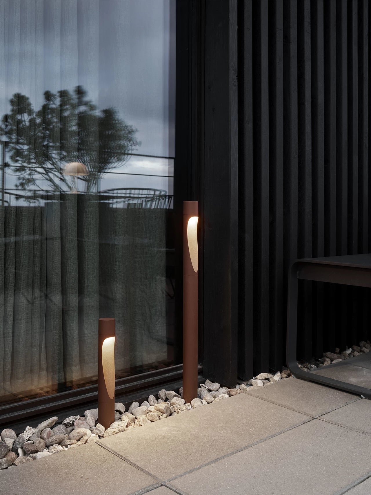 Flindt Outdoor Garden Bollard Light - Solar Powered LED Landscape Lighting for Pathways, Driveways, and Yards | Weather-Resistant Decorative Post Light for Home & Commercial Use
