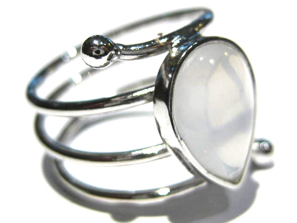 Quartz Ring for Women & Men - Elegant Crystal Healing Jewelry for Everyday Wear, Meditation & Energy Balance