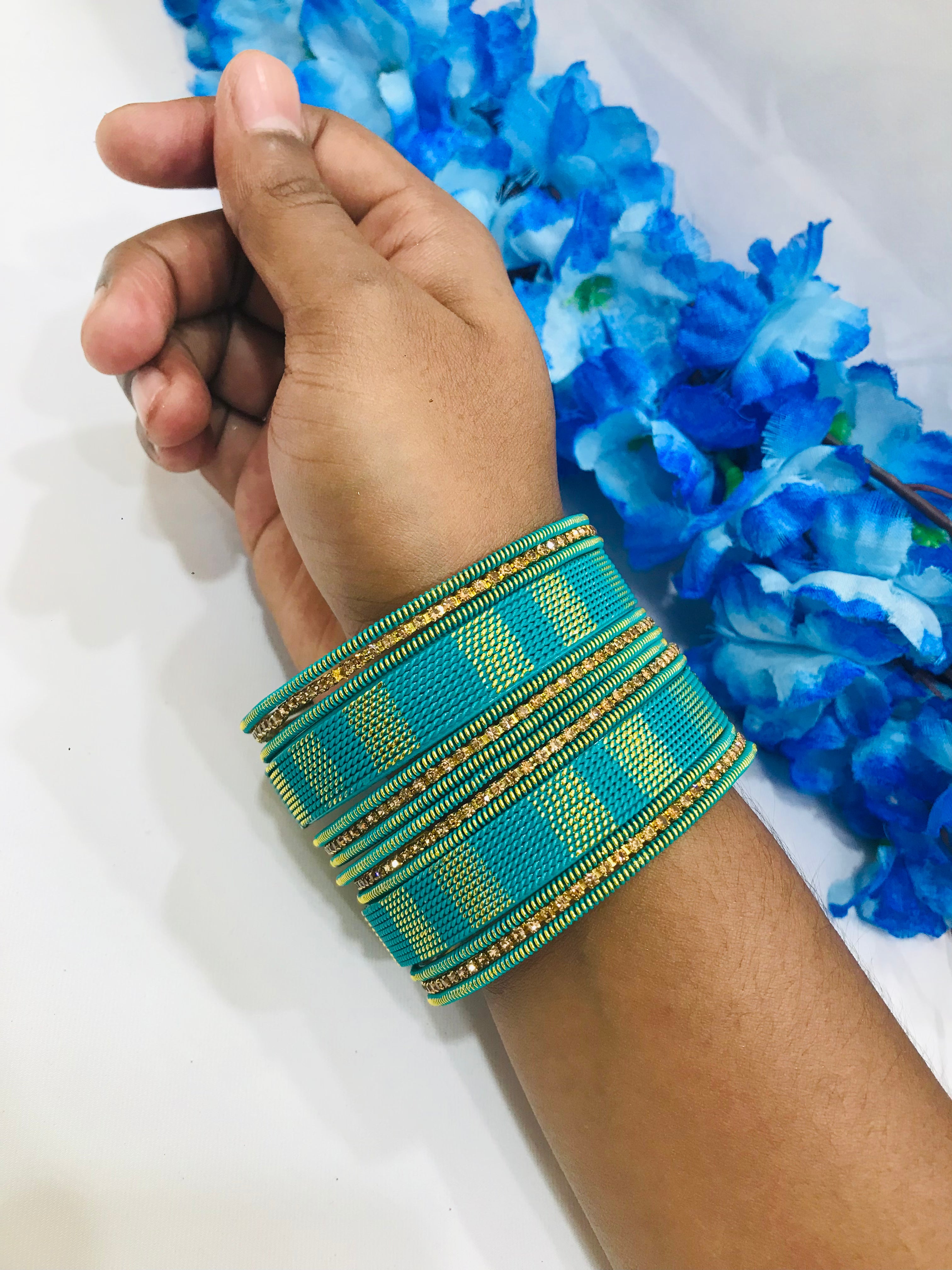 Stylish Teal Green Spiral Metal Bangles for Women - Fashion Jewelry Accessory for Parties, Weddings & Everyday Wear