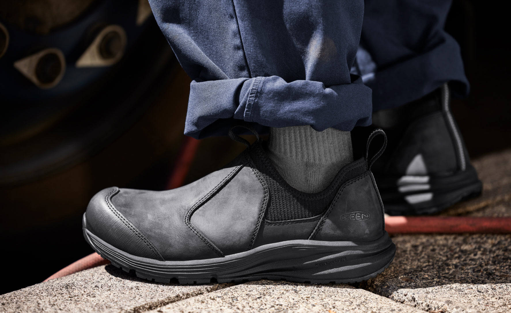 Men's Vista Energy+ Work Shoes with Carbon Toe & ESD Protection - Coffee Bean/Black Color - Slip Resistant Safety Shoes for Electricians, Warehouse & Construction Workers