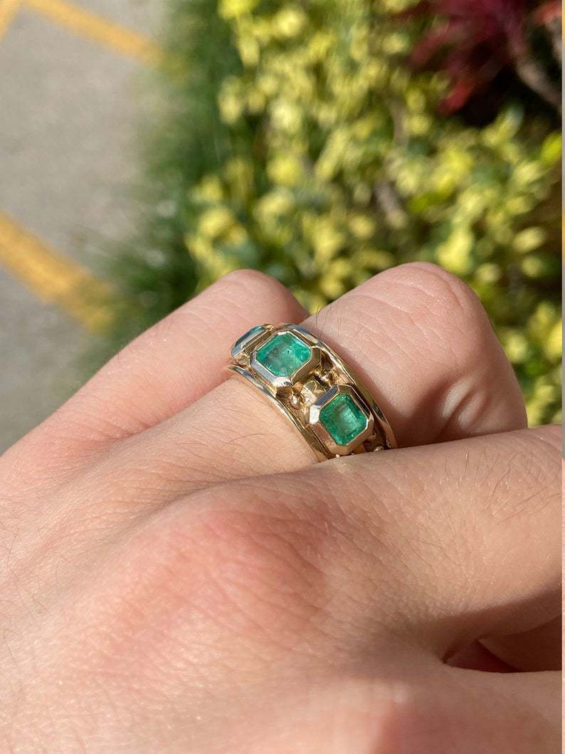 2.85tcw Men's Emerald Solitaire Three Stone Band Ring in 14K Gold - Perfect for Everyday Wear, Wedding Bands & Anniversary Gifts