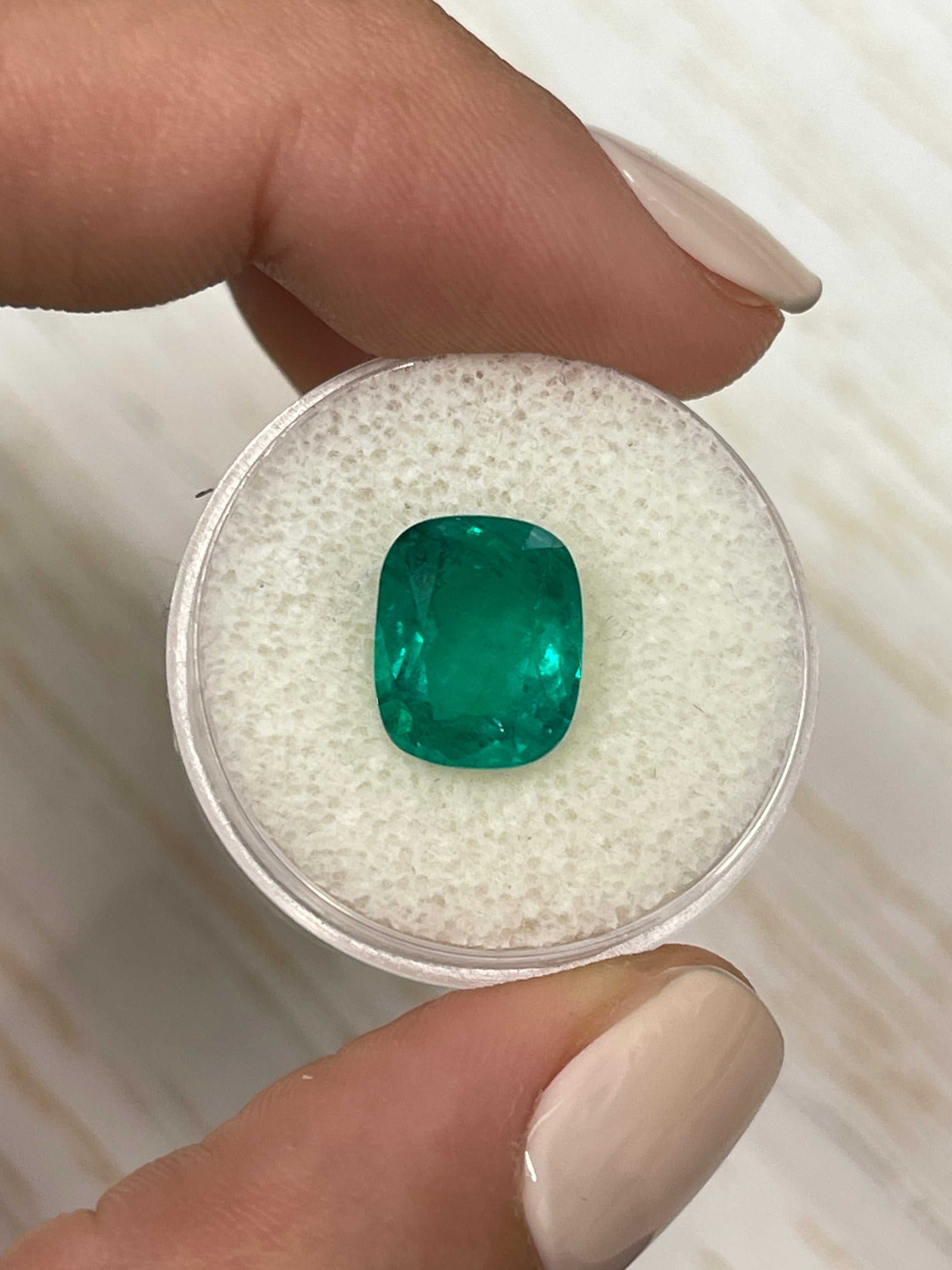 4.45 Carat 11x9mm Vivid Muzo Green Natural Loose Colombian Emerald Gemstone - Cushion Cut for Jewelry Making, Engagement Rings & Luxury Gifts