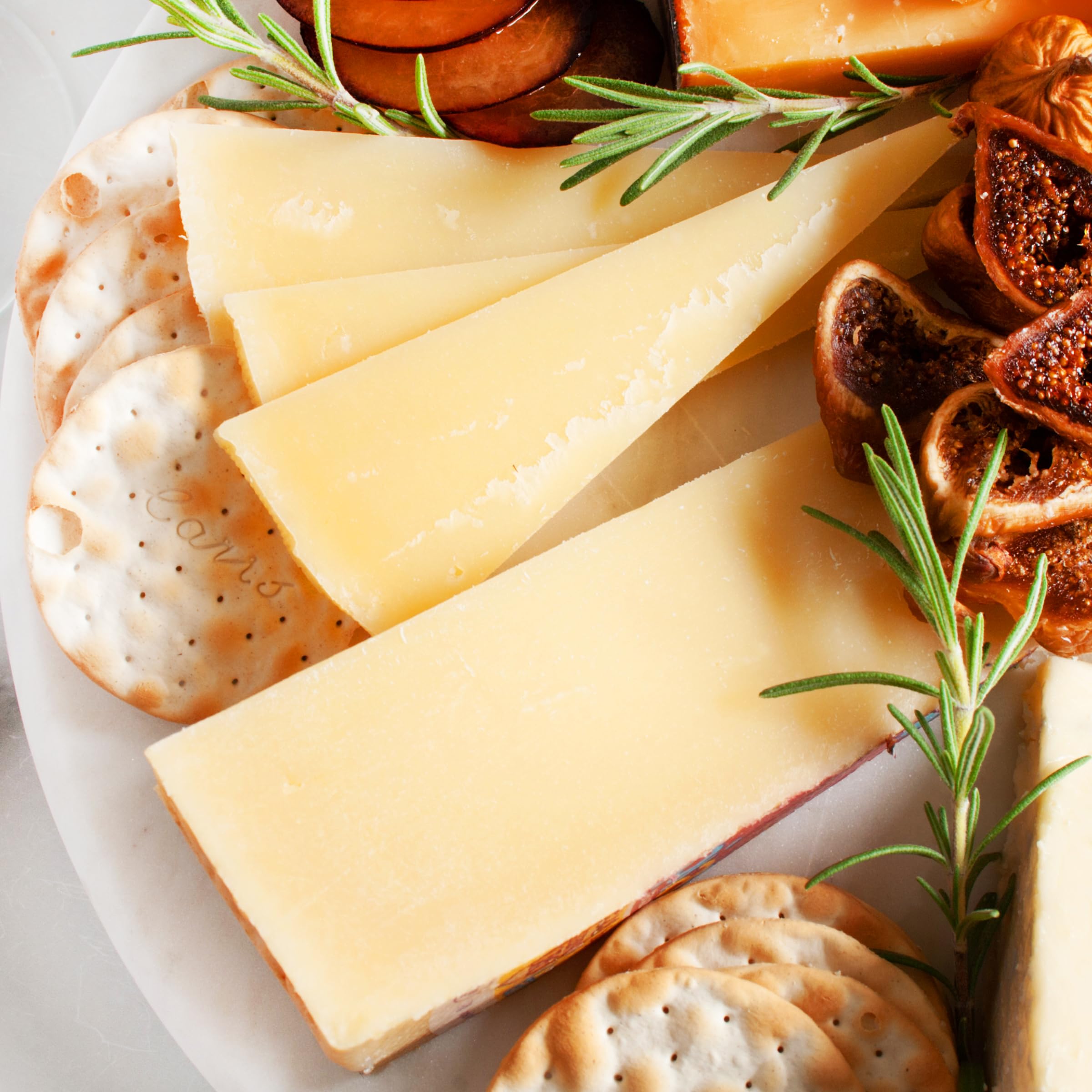 igourmet Holiday Cheese Sampler - Premium Christmas Gourmet Cheese Gift Box with Manchego, English Cheddar & Artisan Cheeses | Perfect for Holiday Parties, Corporate Gifts & Cheese Lovers