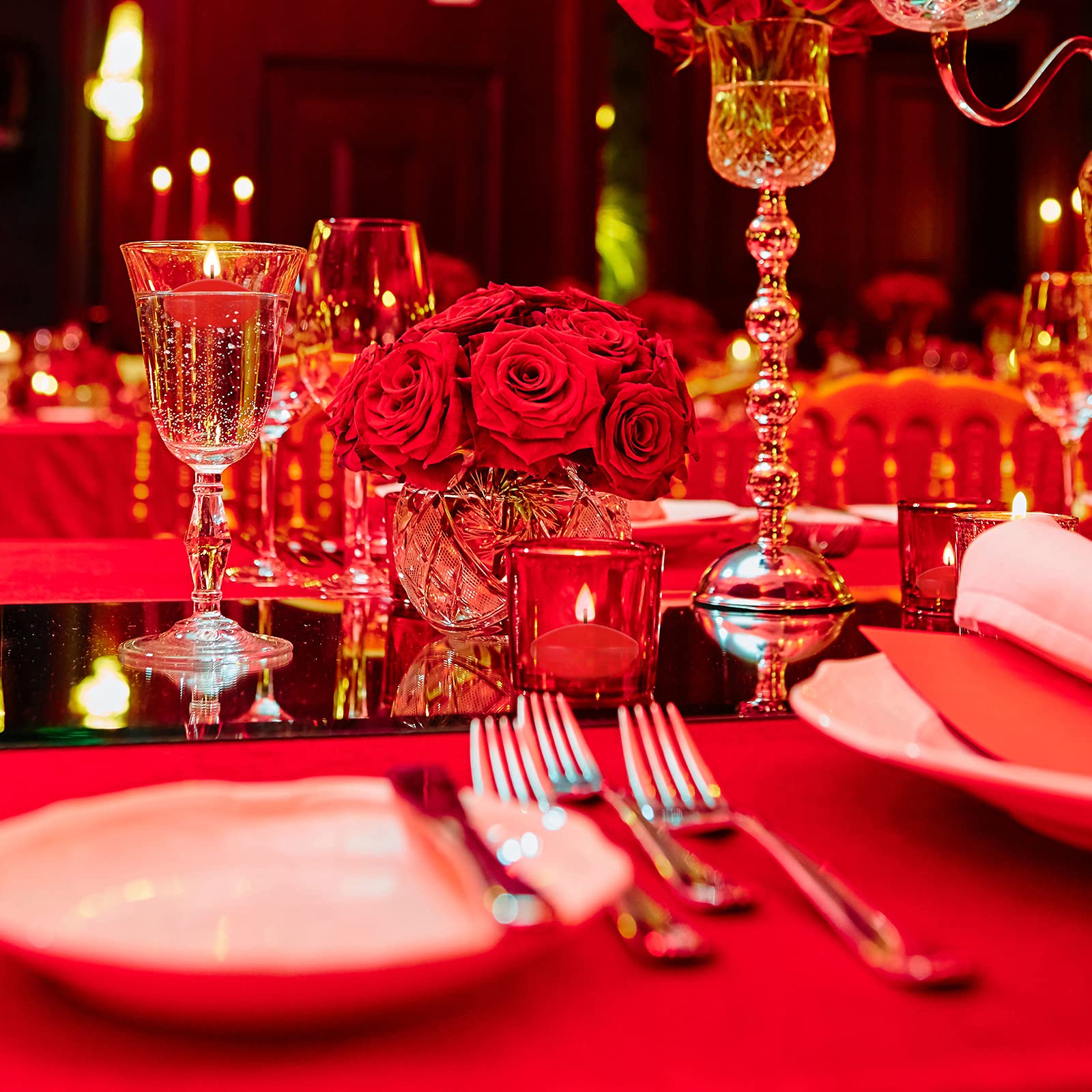 Floating Candles for Wedding Decor - 20 Pack, 1.5 Inch Unscented Pool & Bathtub Candles - Romantic Dinner Party Centerpieces (Red)