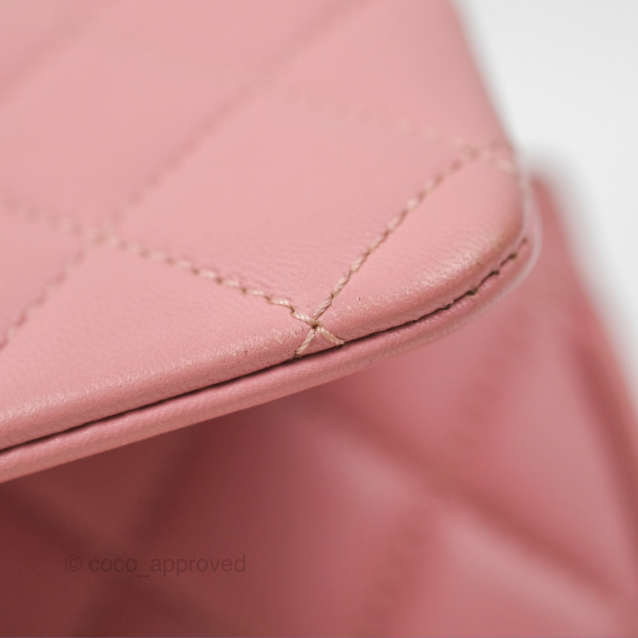 Chanel Citizen Chic Flap Bag in Pink Lambskin Leather with Gold Hardware - Perfect for Women's Luxury Everyday Use & Special Occasions