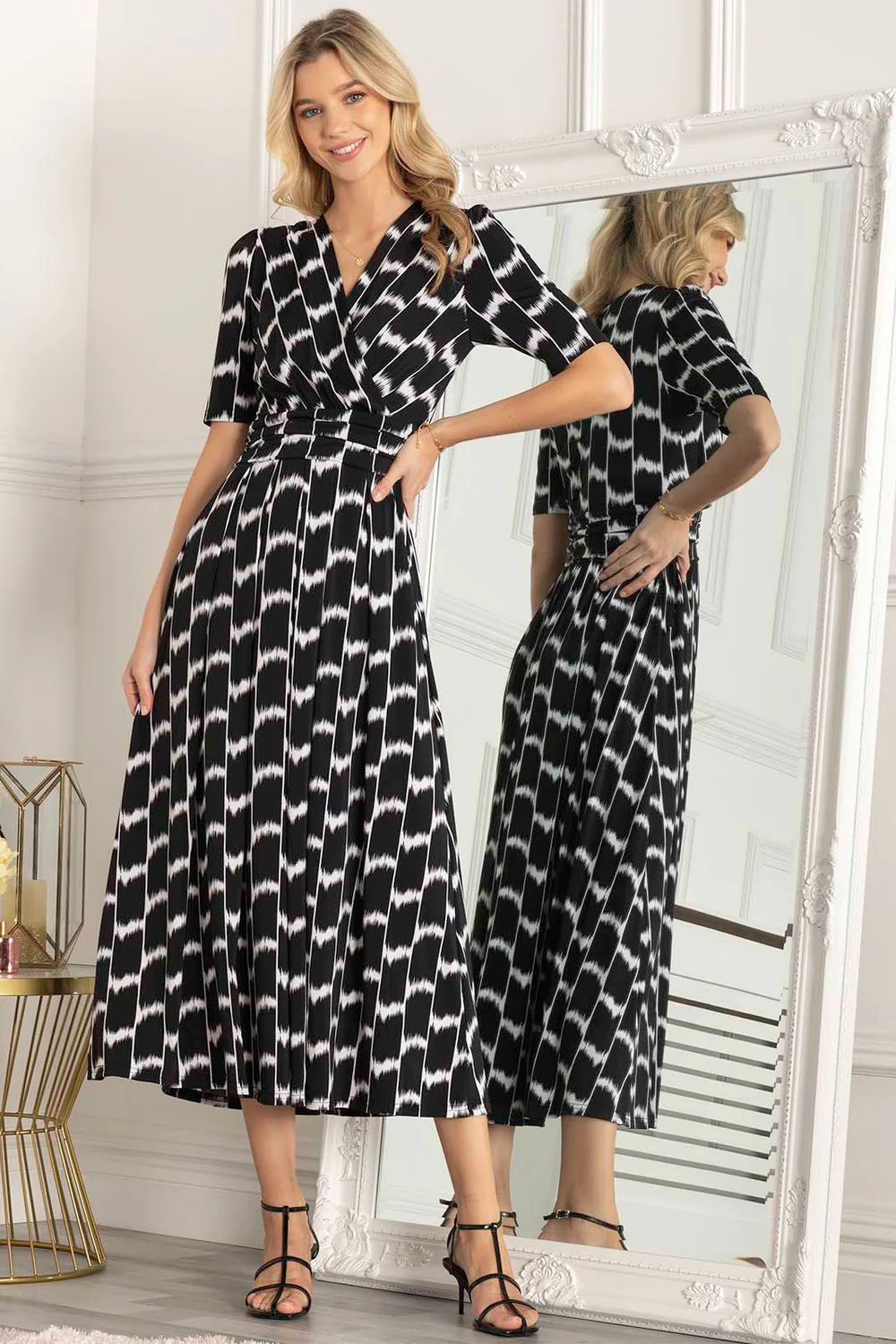 AKAYLA Jersey Maxi Dress - Black Geometric Print | Flowy Long Summer Dress for Women | Perfect for Beach, Vacation & Casual Outings