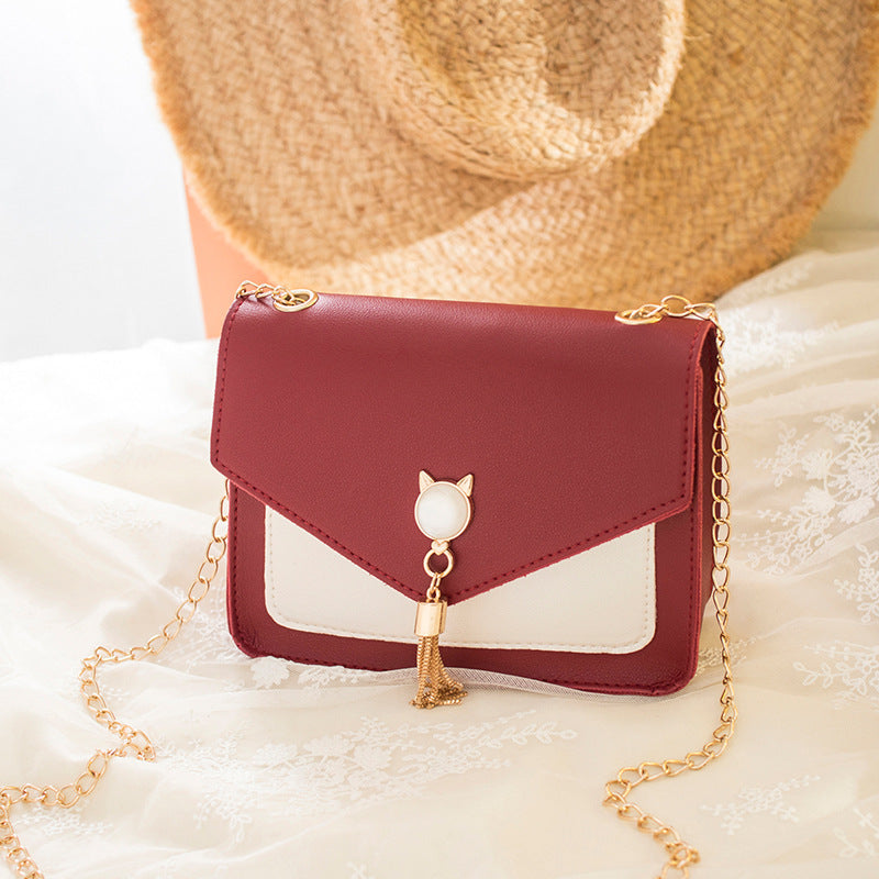 Stylish Small Crossbody Bags for Women with Cat Lock & Chain - Fashionable Messenger Purse for Daily Use, Travel & Shopping