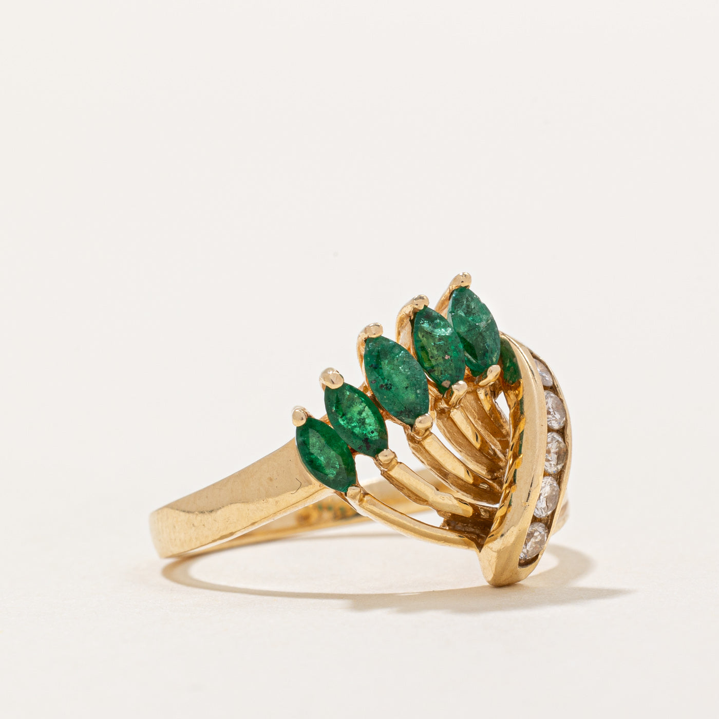 Exquisite 0.30ctw Emerald & Diamond Cocktail Ring (0.11ctw Diamonds) - Size 6.25 - Elegant Jewelry for Women - Perfect for Evening Parties, Weddings & Special Occasions