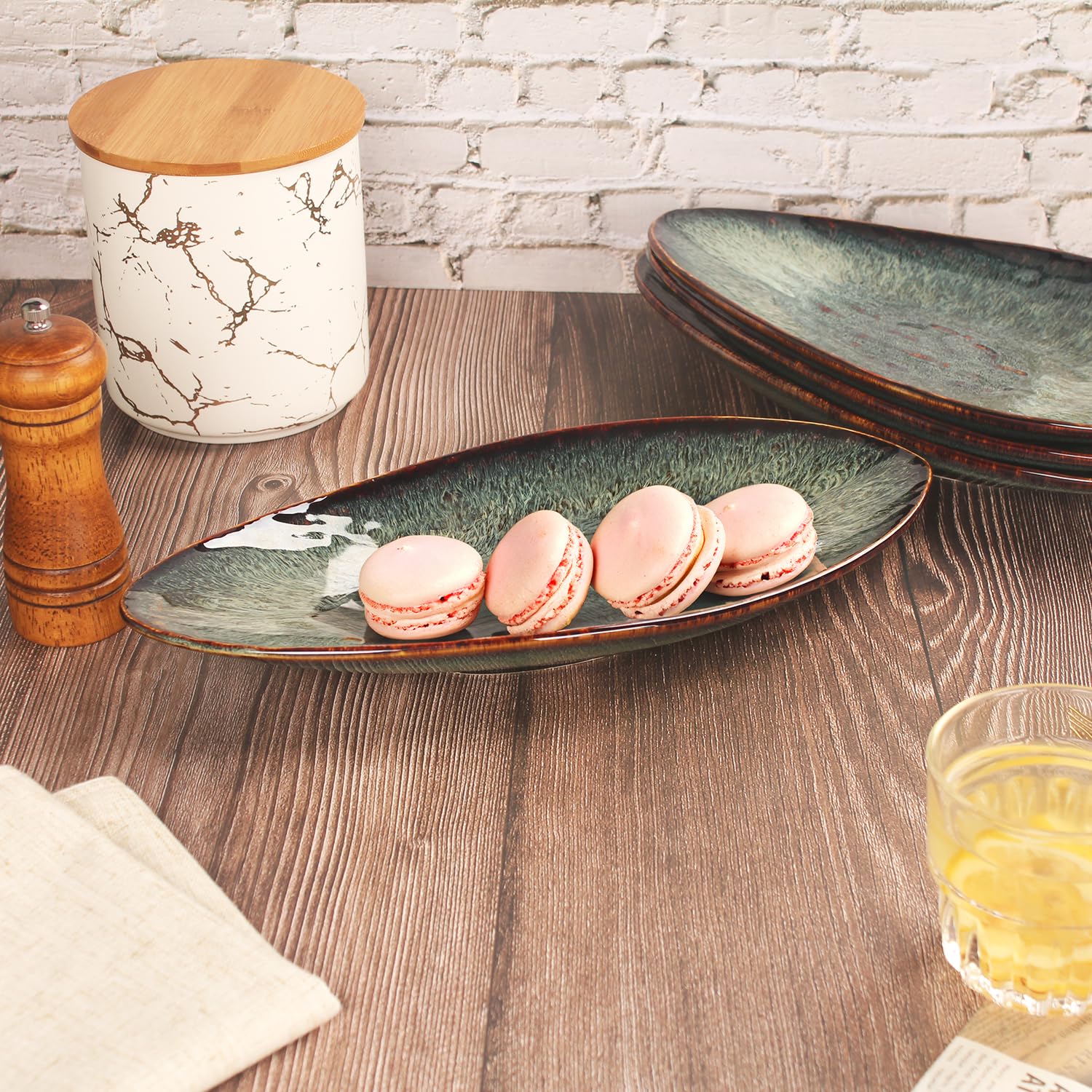 4-Piece Ceramic Dinner Plates Set - Microwave, Oven & Dishwasher Safe - Scratch Resistant Black Reactive Glaze Plates for Bread, Pasta, Salad & Sushi - Perfect for Dining, Entertaining & Restaurant Use