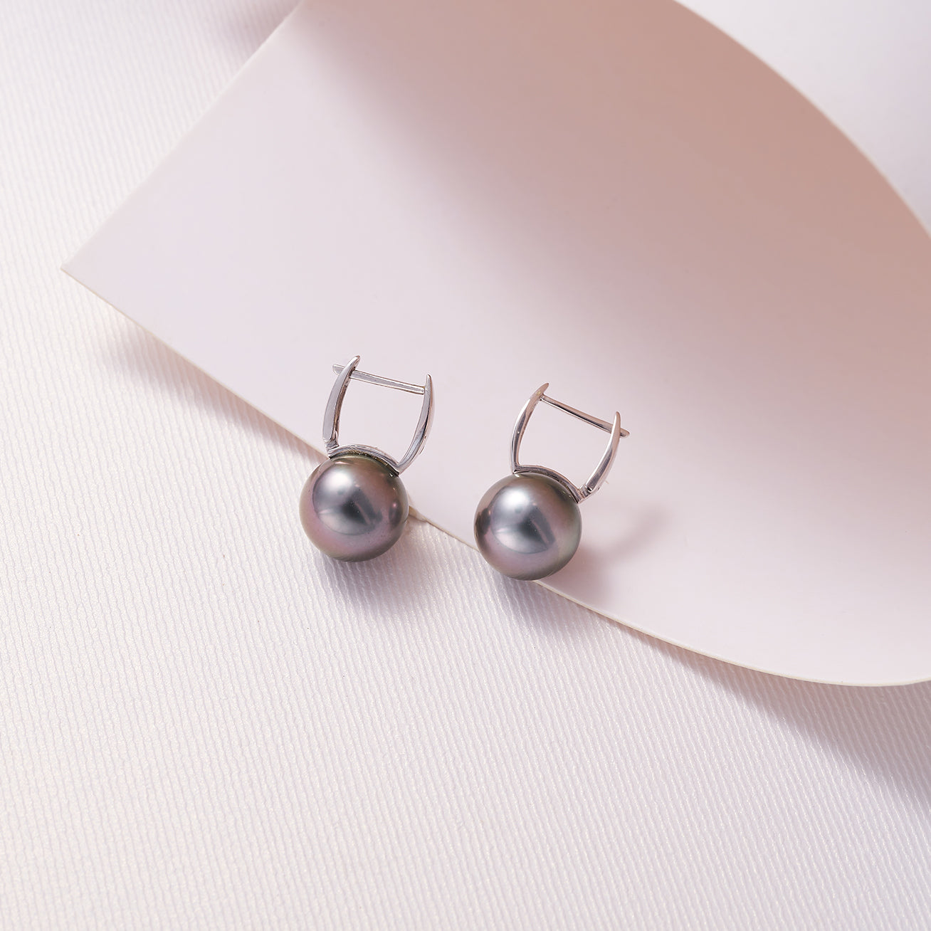 18K Gold Top Grade Tahitian Pearl Earrings for Women - Luxury Pearl Stud Earrings for Wedding, Anniversary & Special Occasions - KE00189